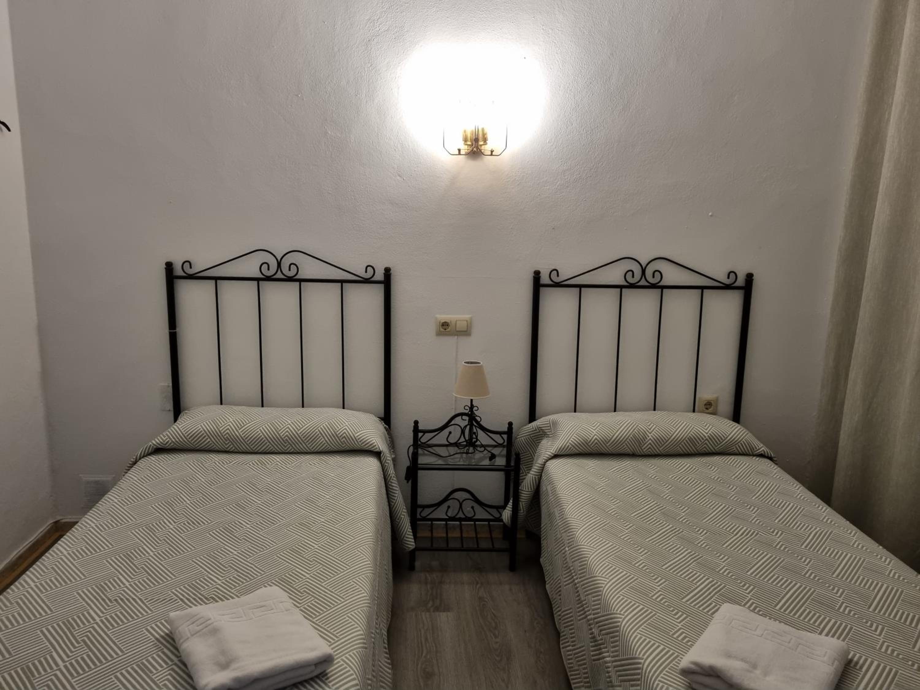 Habitación Doble o con Dos Camas con Baño Compartido