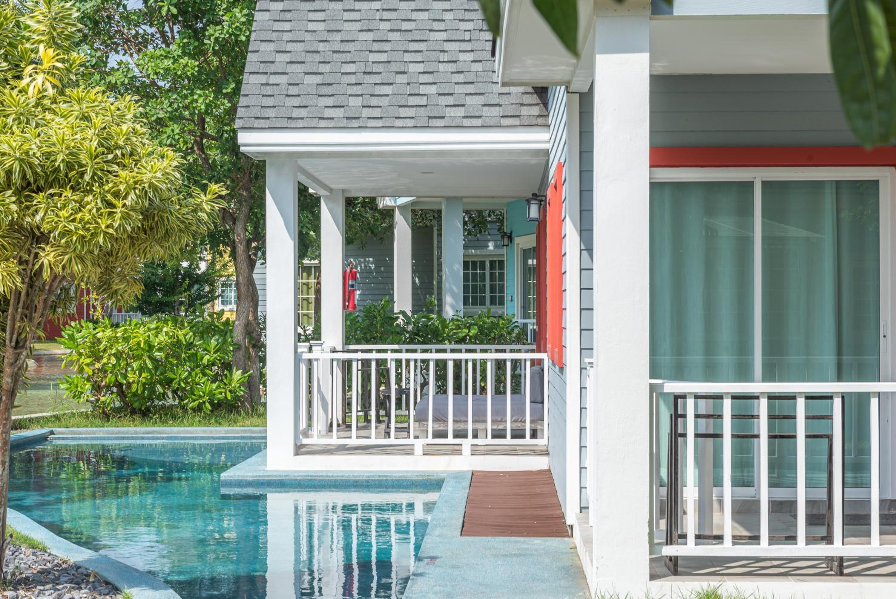 Deluxe Double Room with Pool Access photo 3