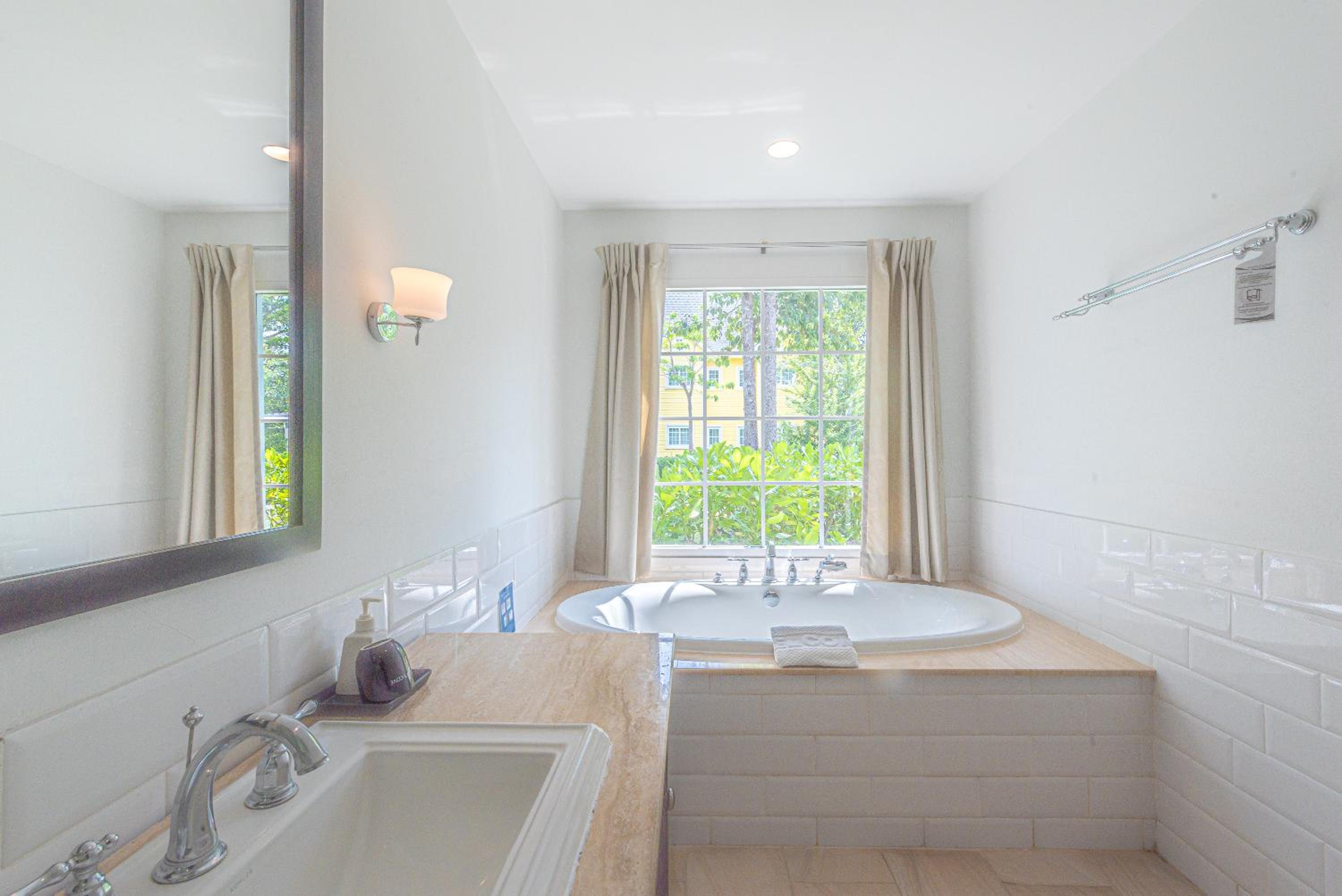 One-Bedroom Villa with Private Pool photo 3