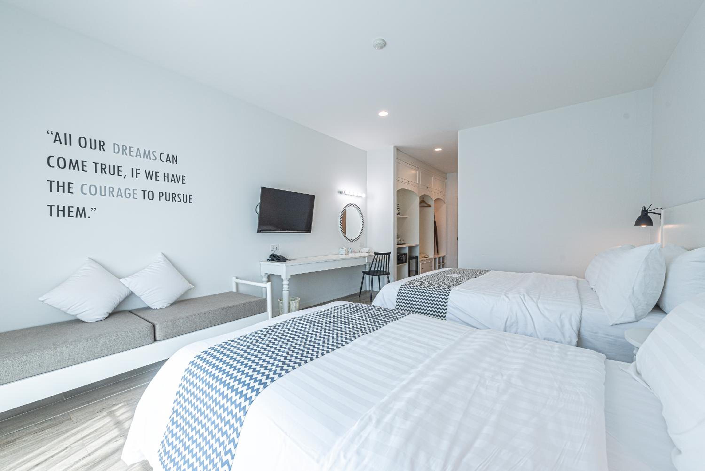 Superior Twin Room photo 3