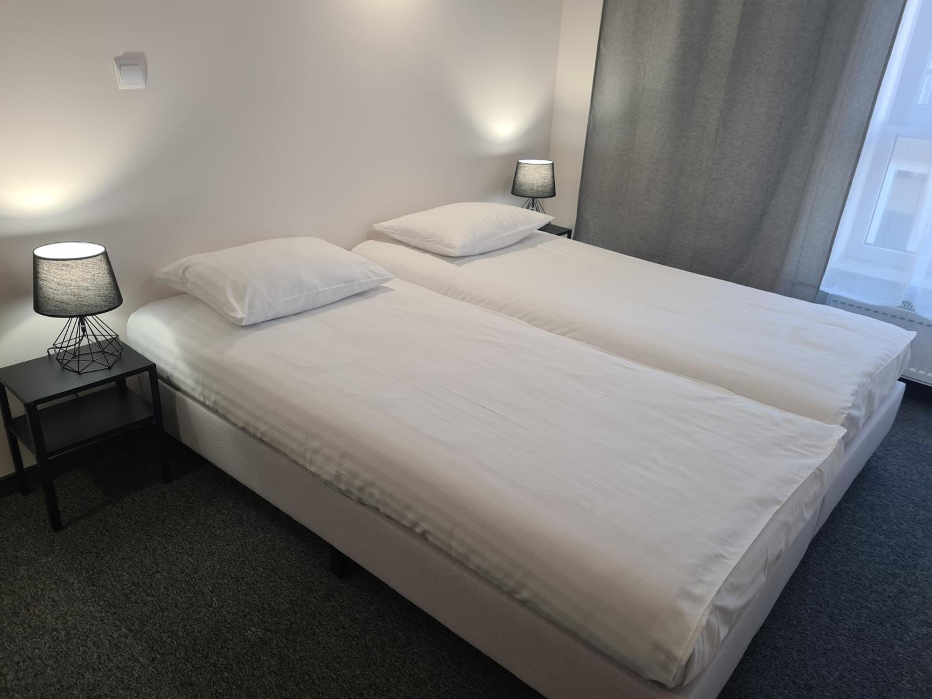 Double or Twin Room with Bathroom - Photo 2