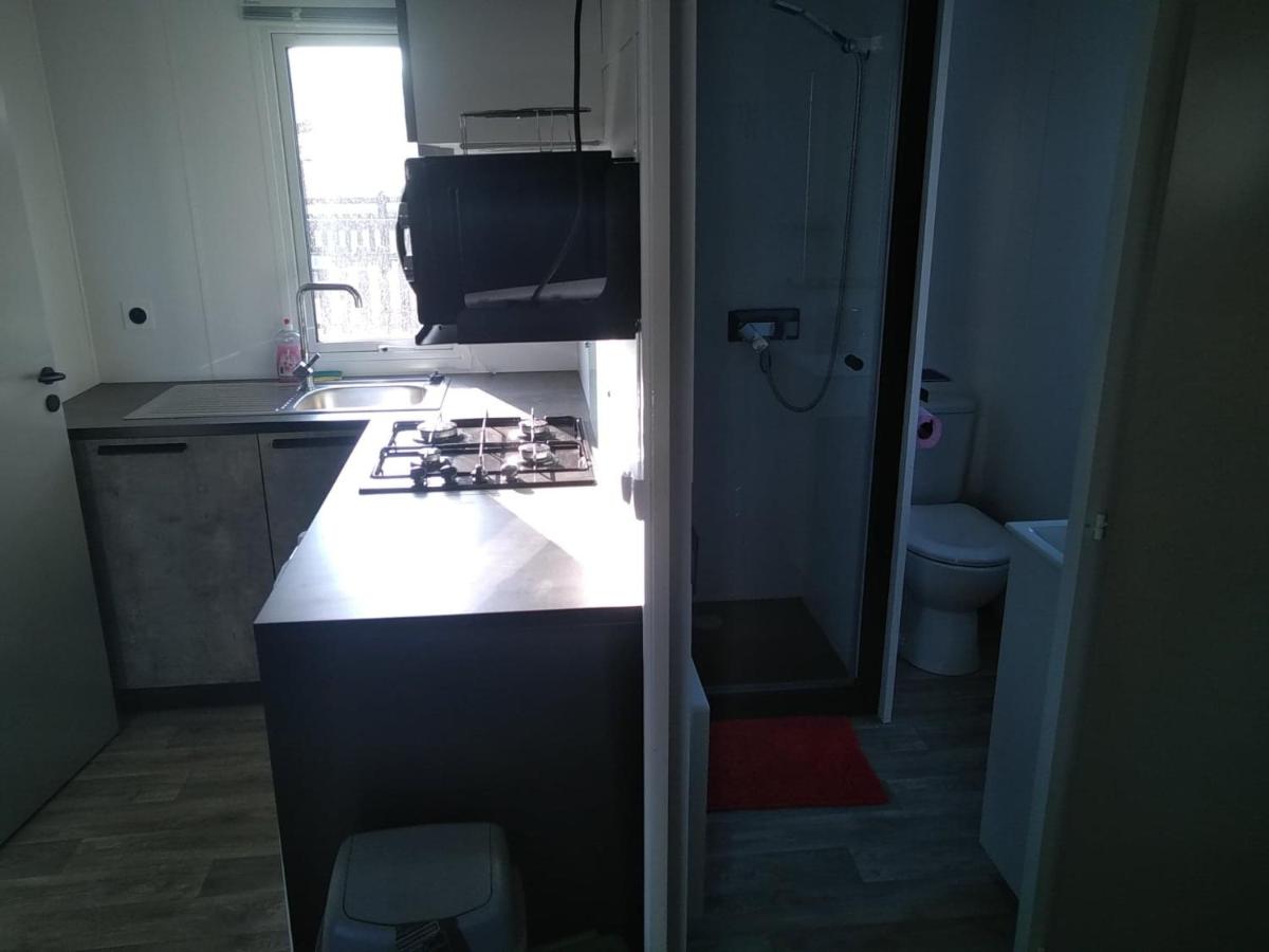 Mobile Home - Photo 6