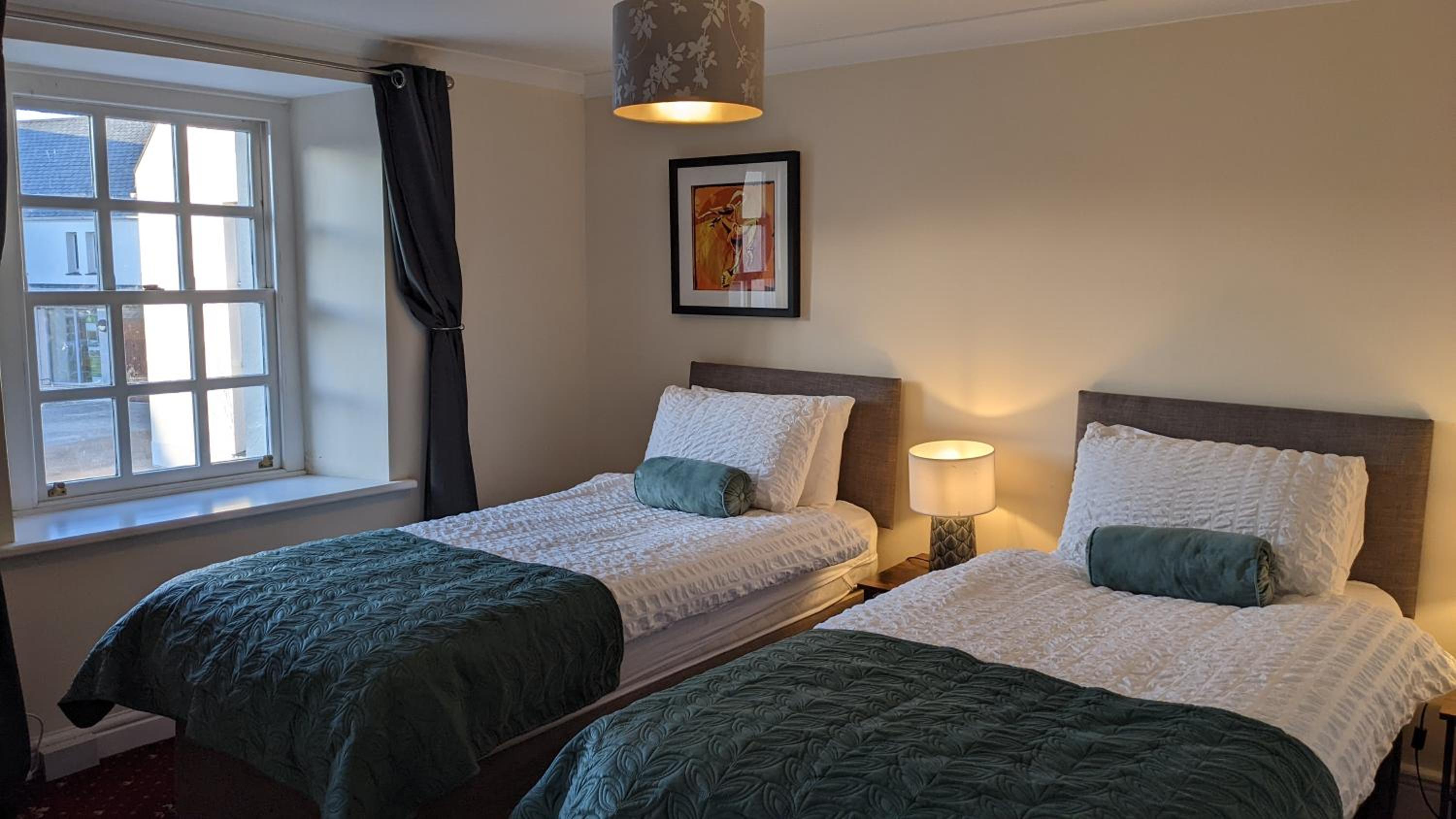 Quadruple Room with Bathroom - Photo 8