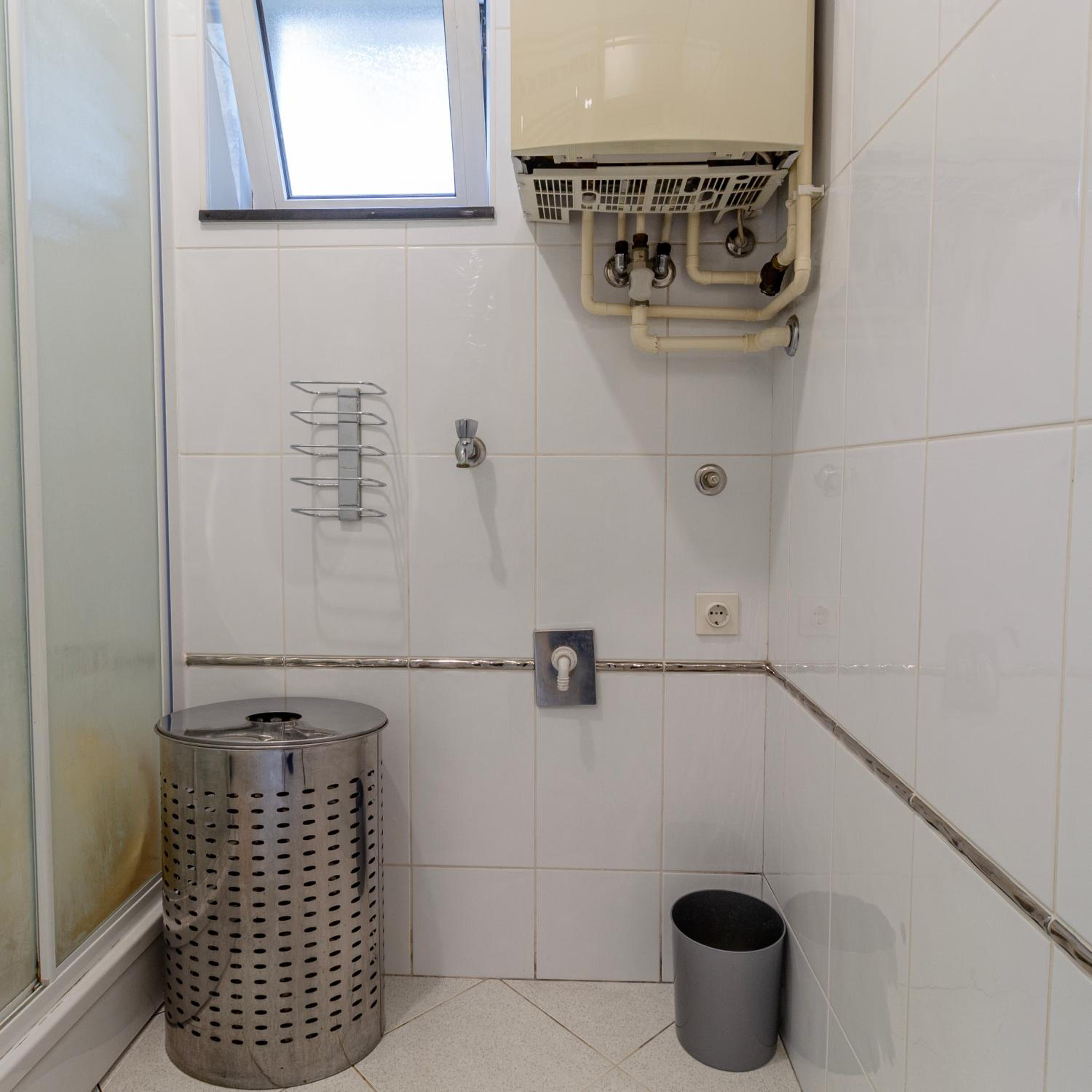 Two-Bedroom Apartment - Photo 2