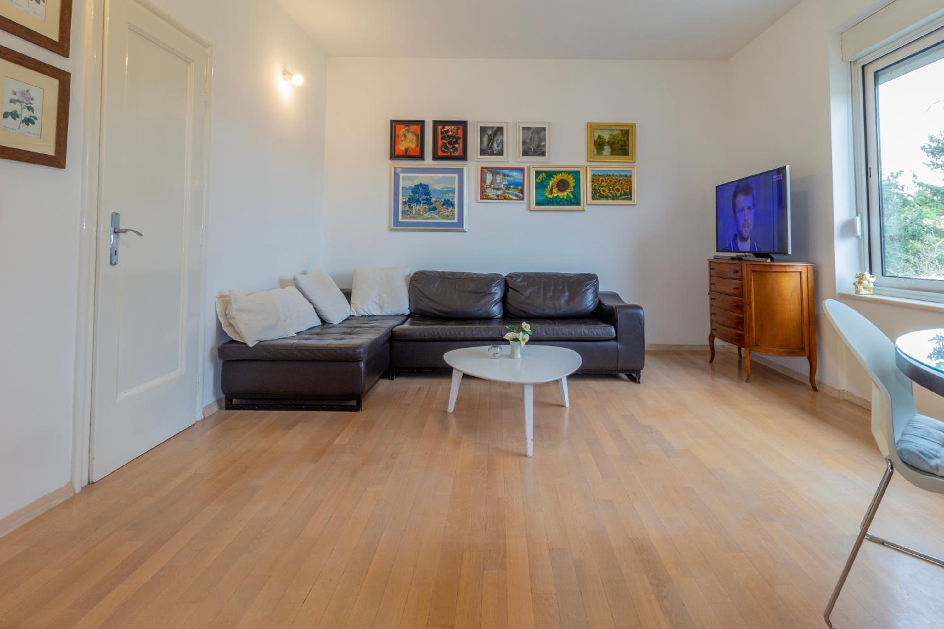Two-Bedroom Apartment - Photo 16