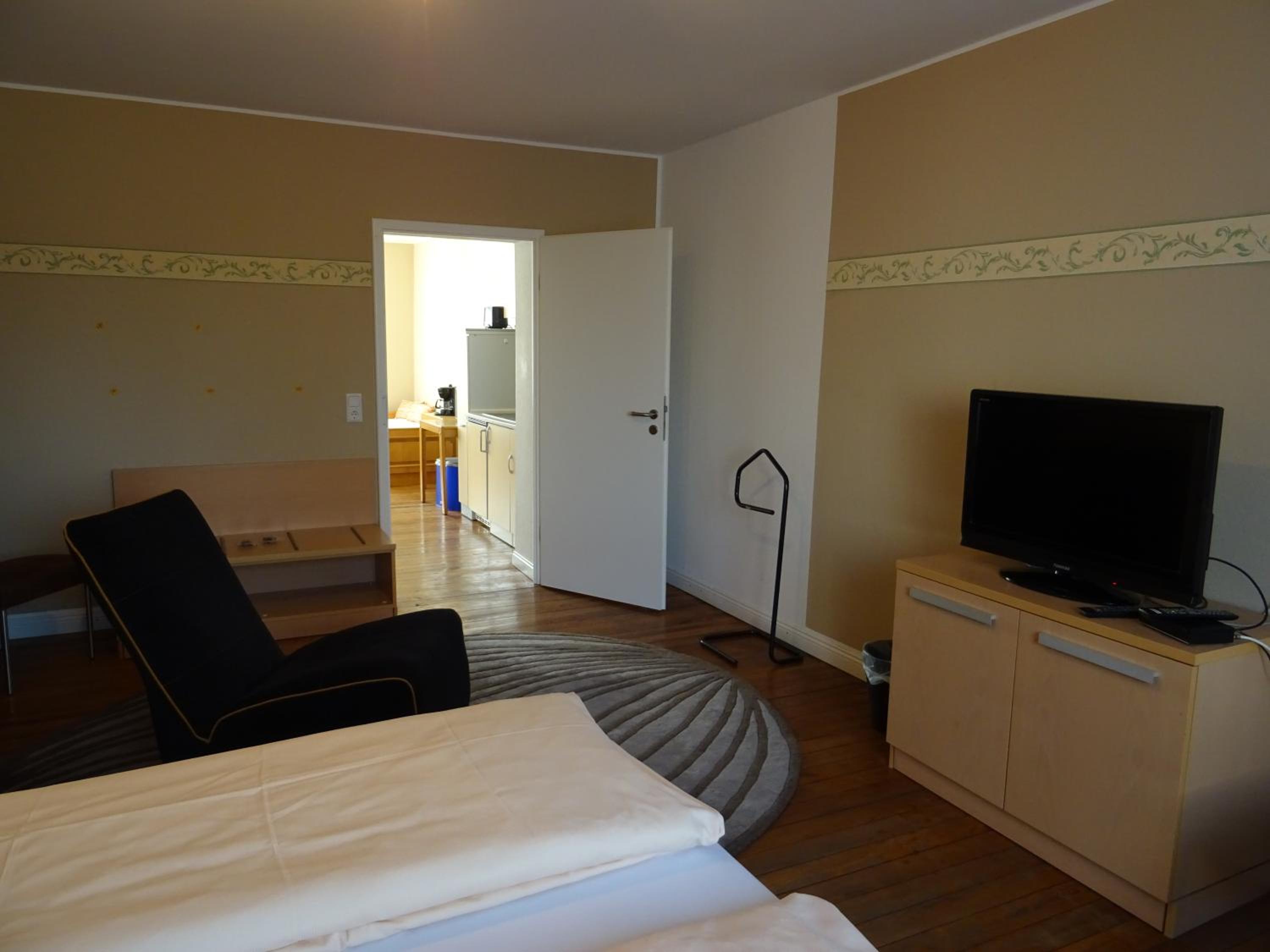One-Bedroom Apartment photo 2