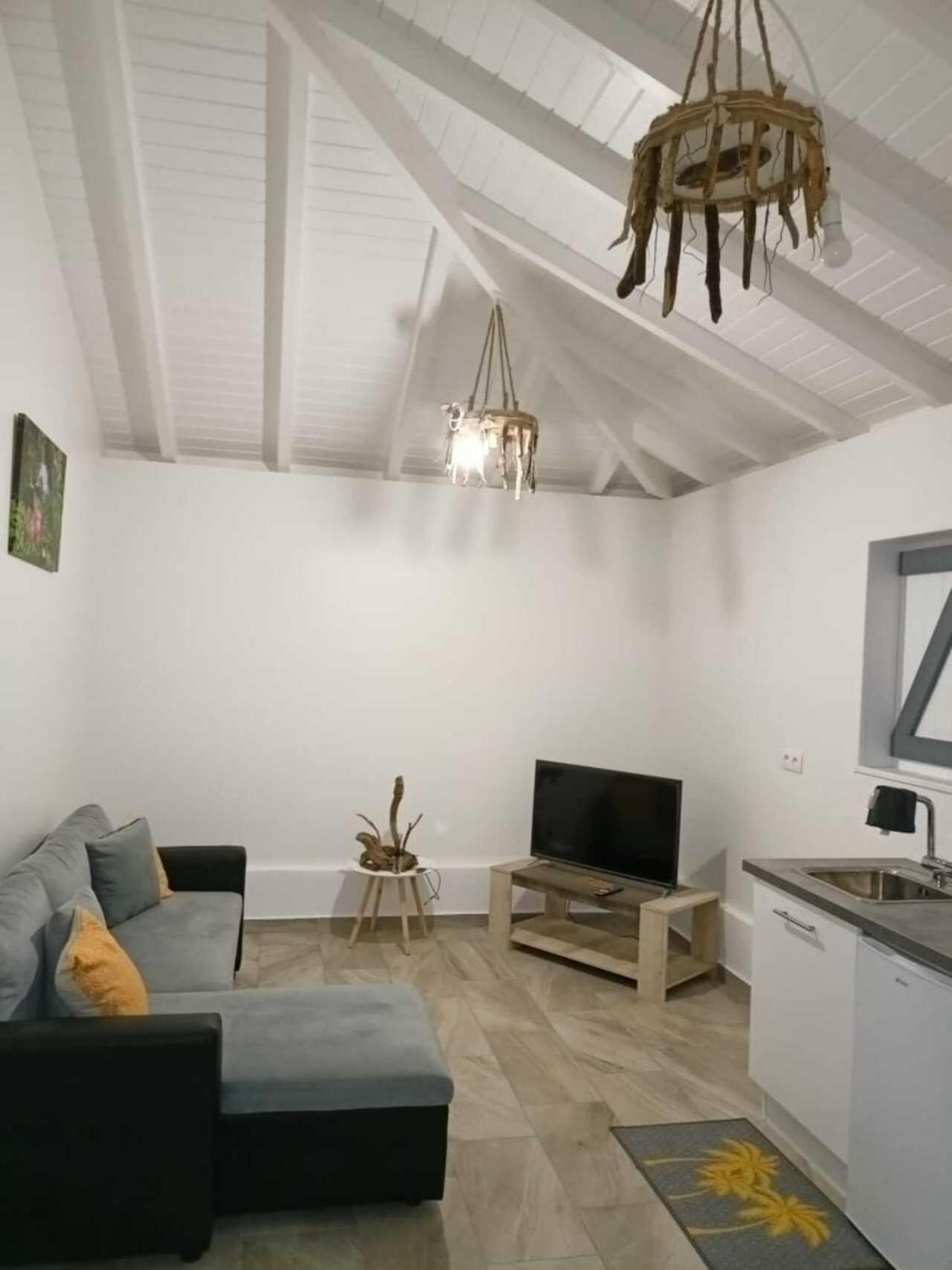Two-Bedroom House photo 2