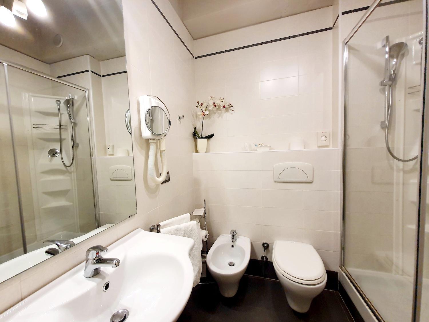 Standard Triple Room - Photo 3
