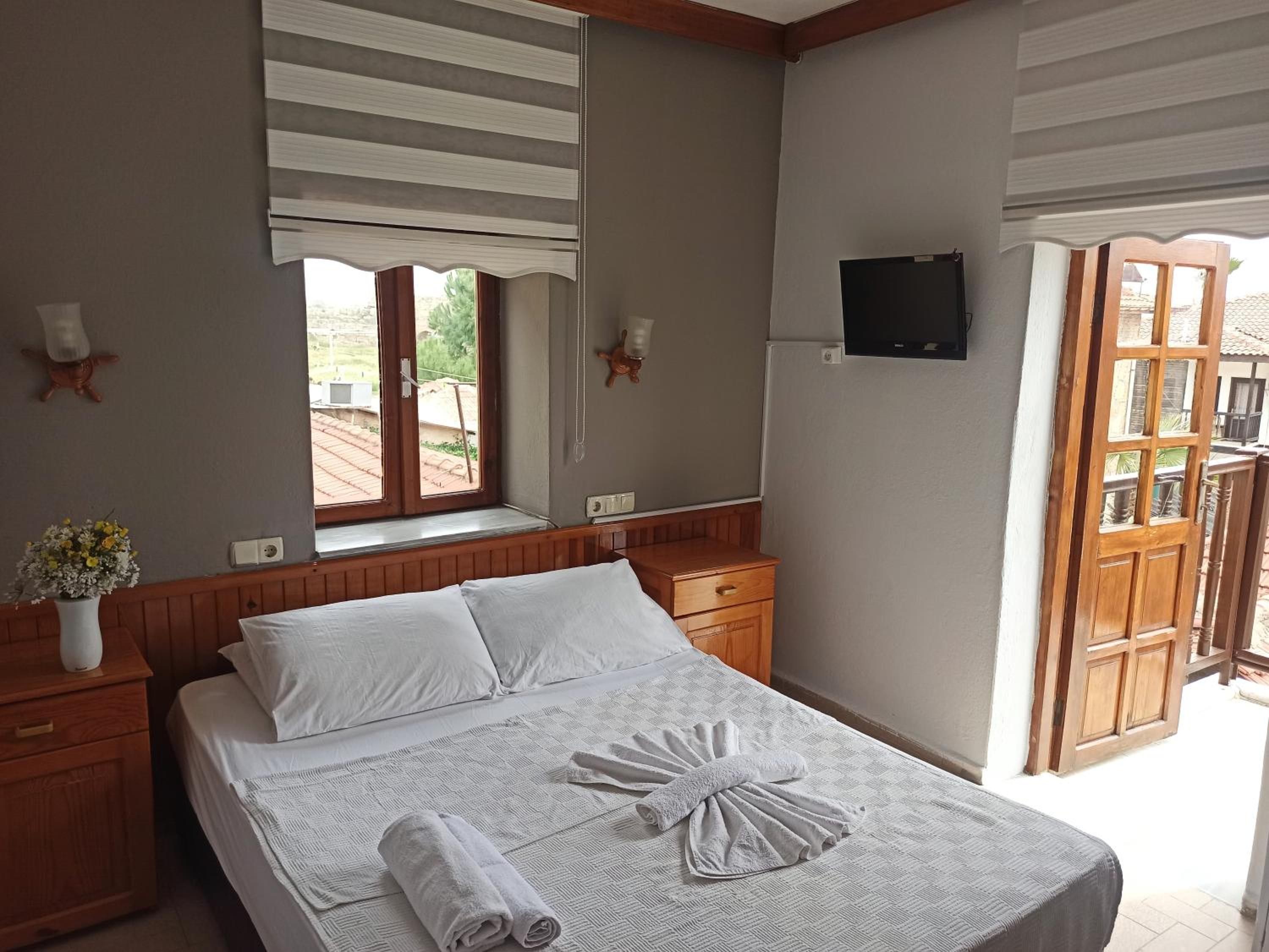 Standard Double Room photo 2