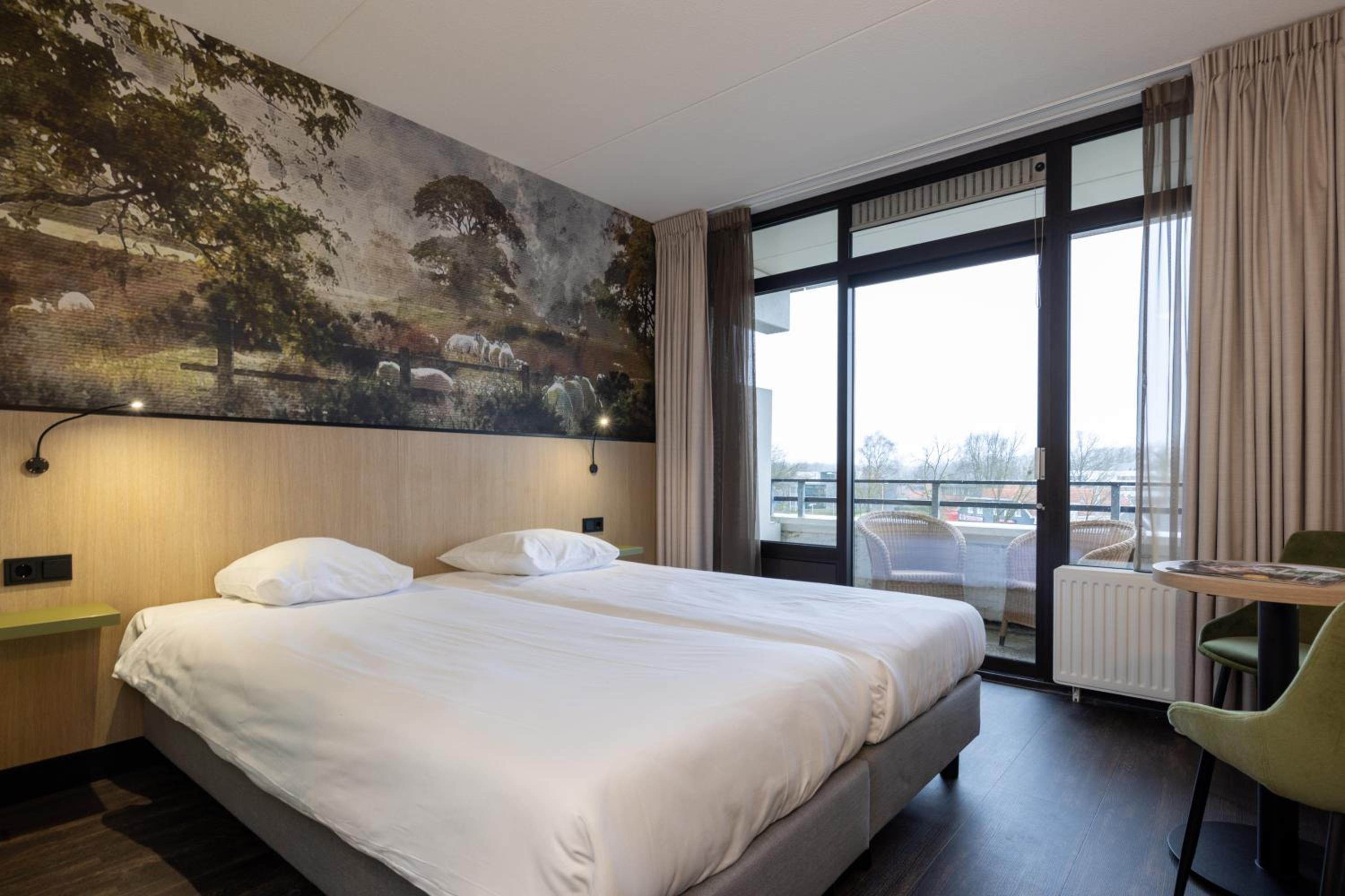 Standard Double Room with Balcony - Photo 1