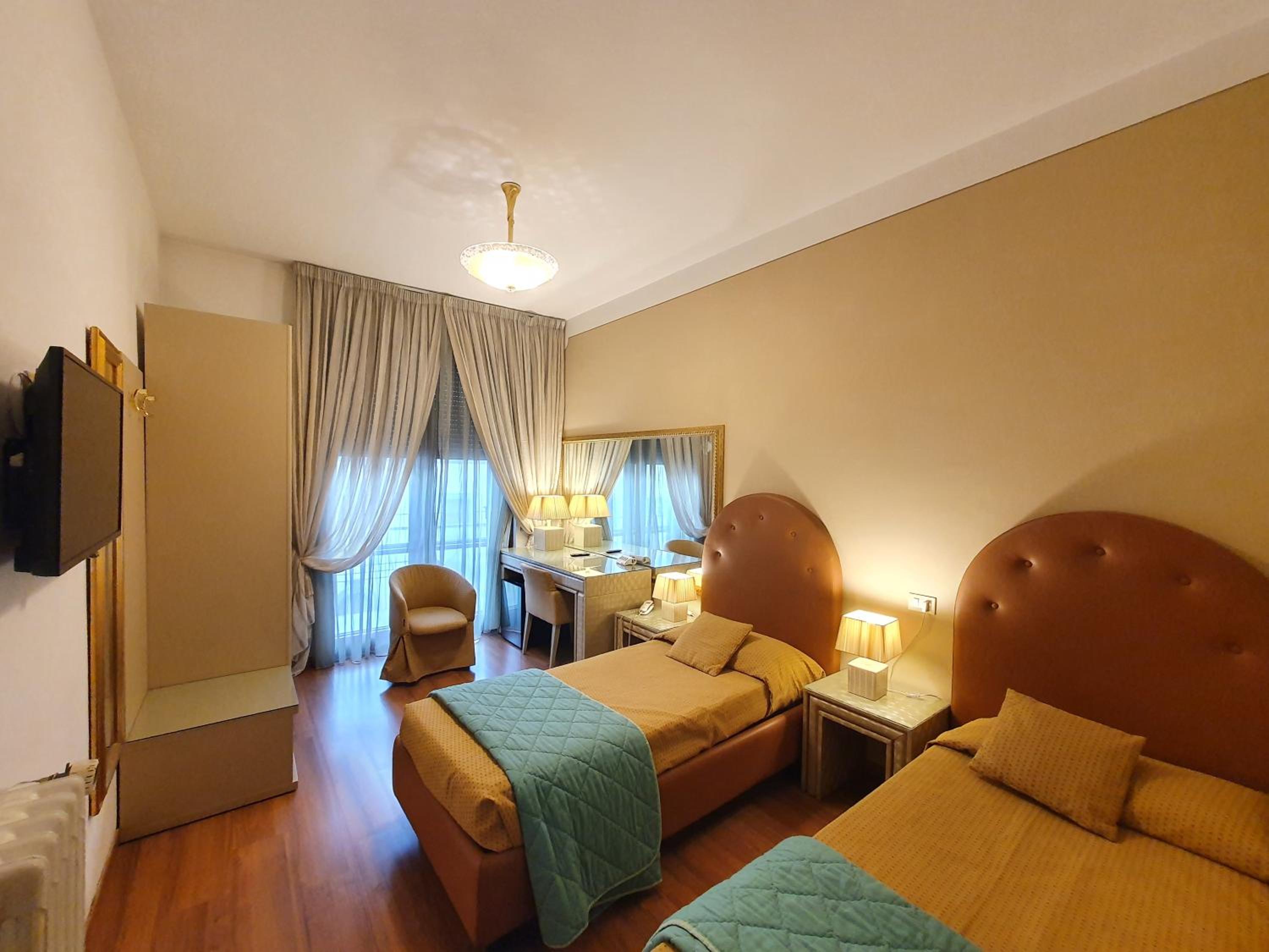 Superior Twin Room - Photo 2