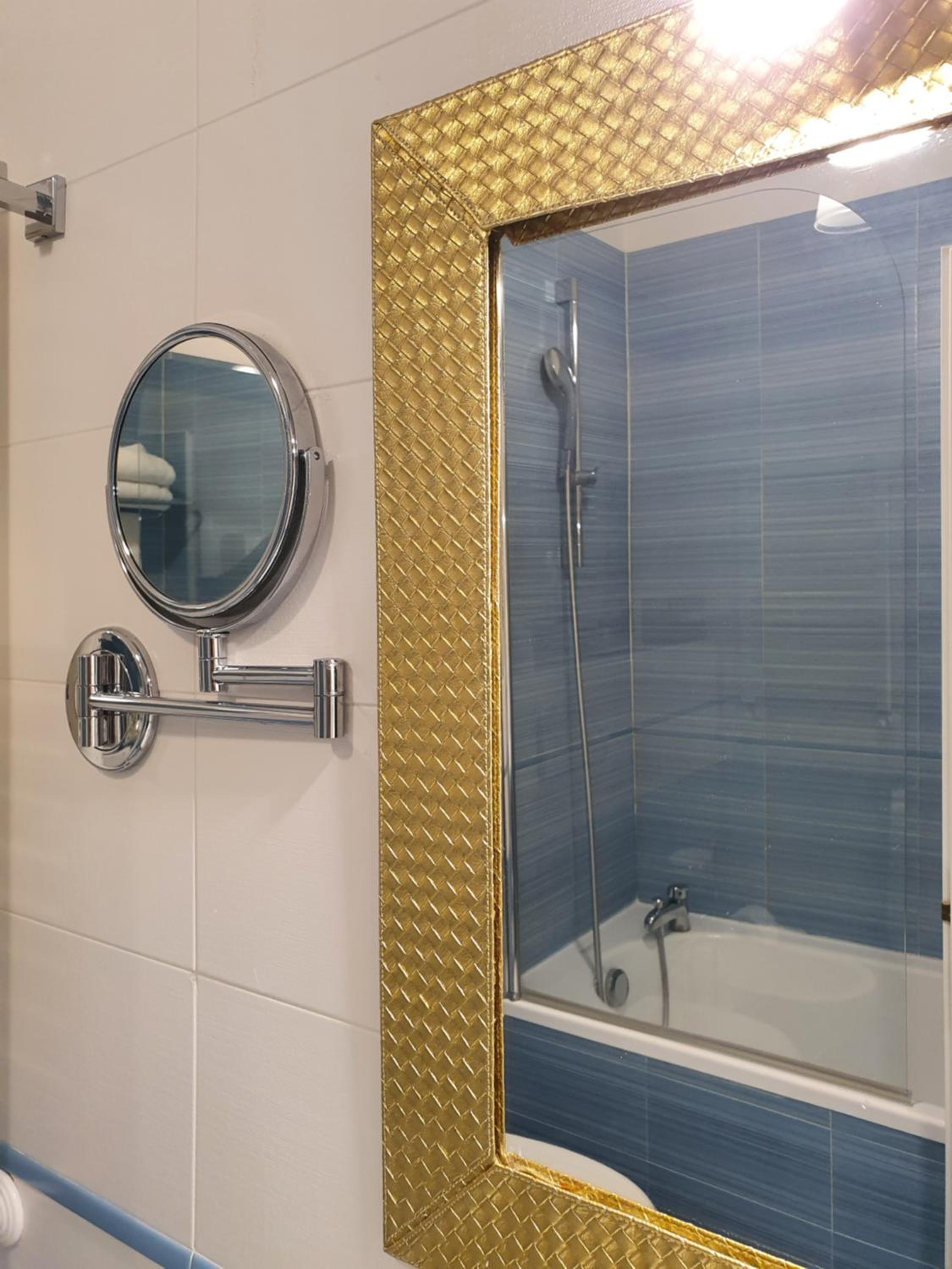 Standard Twin Room - Photo 4