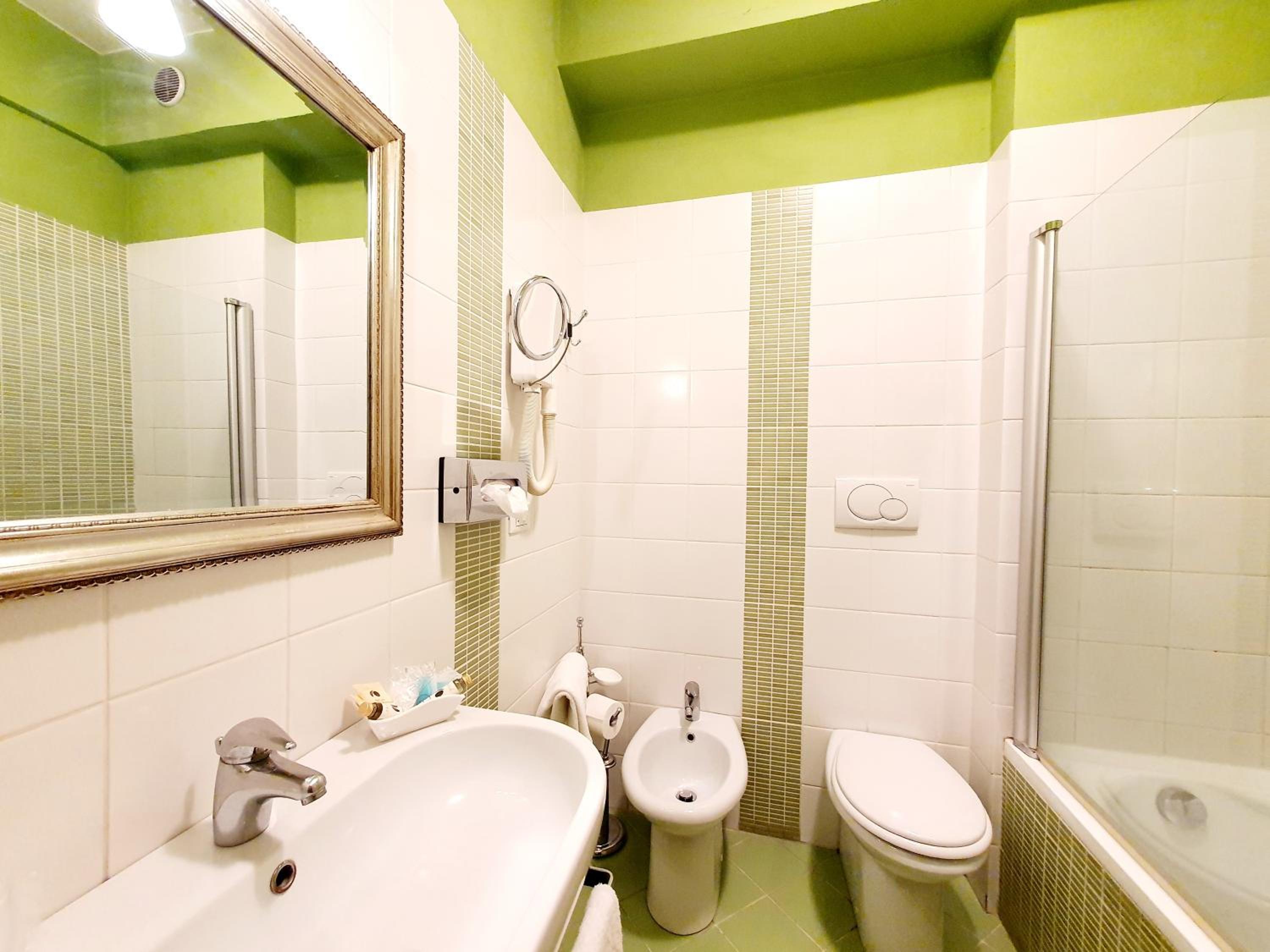 Superior Double Room - Photo 8