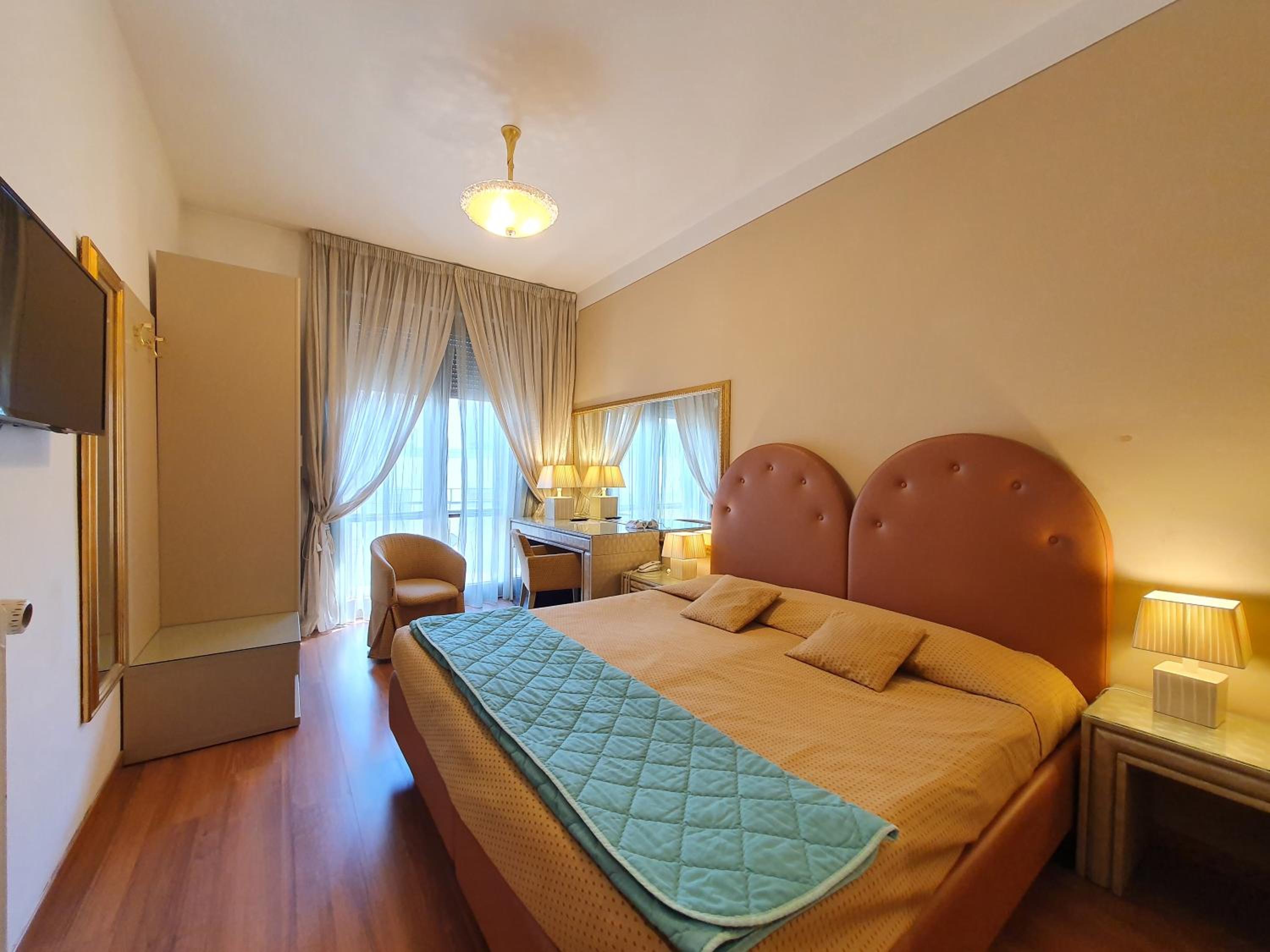 Superior Double Room - Photo 11