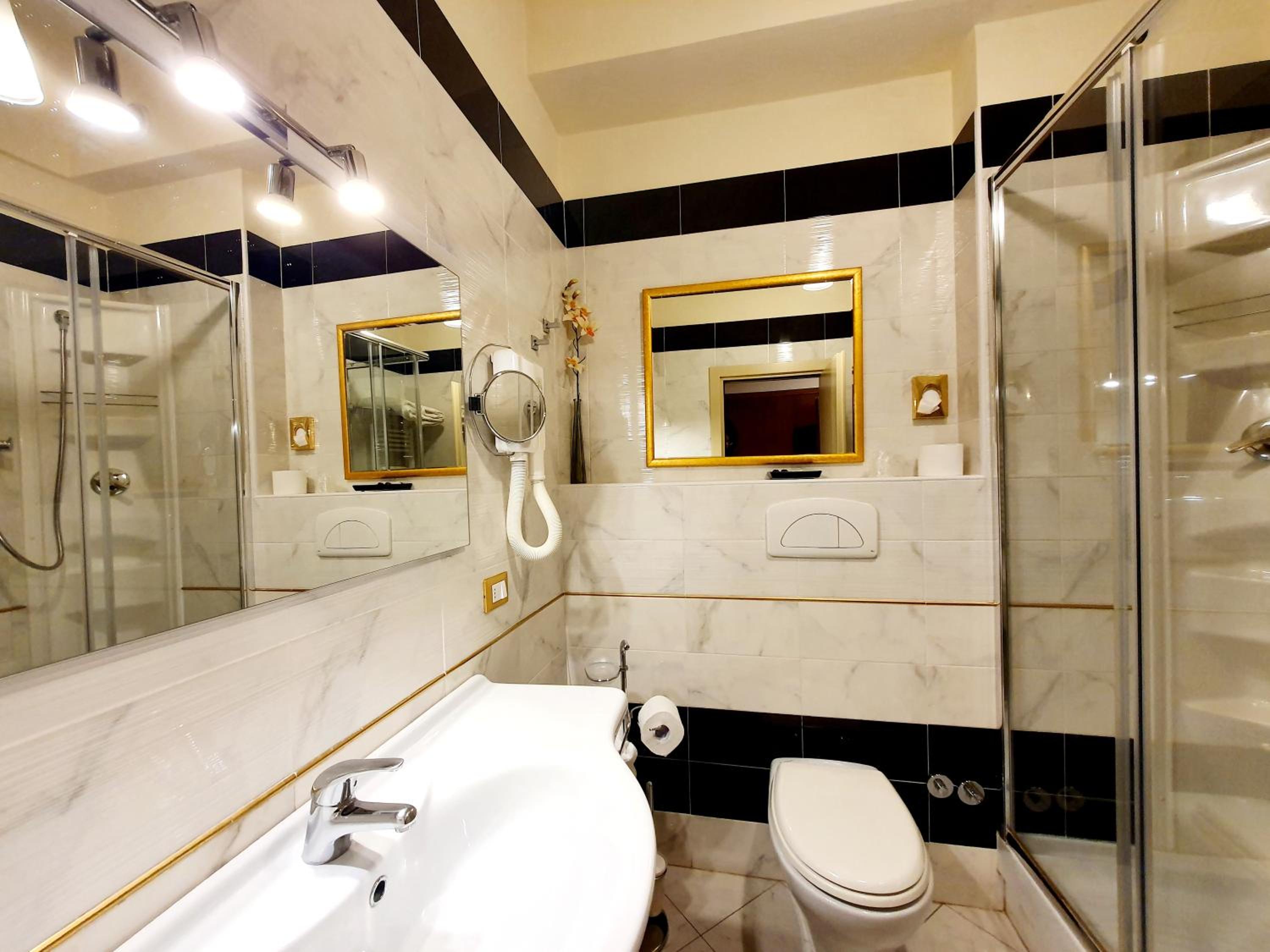 Superior Double Room - Photo 9