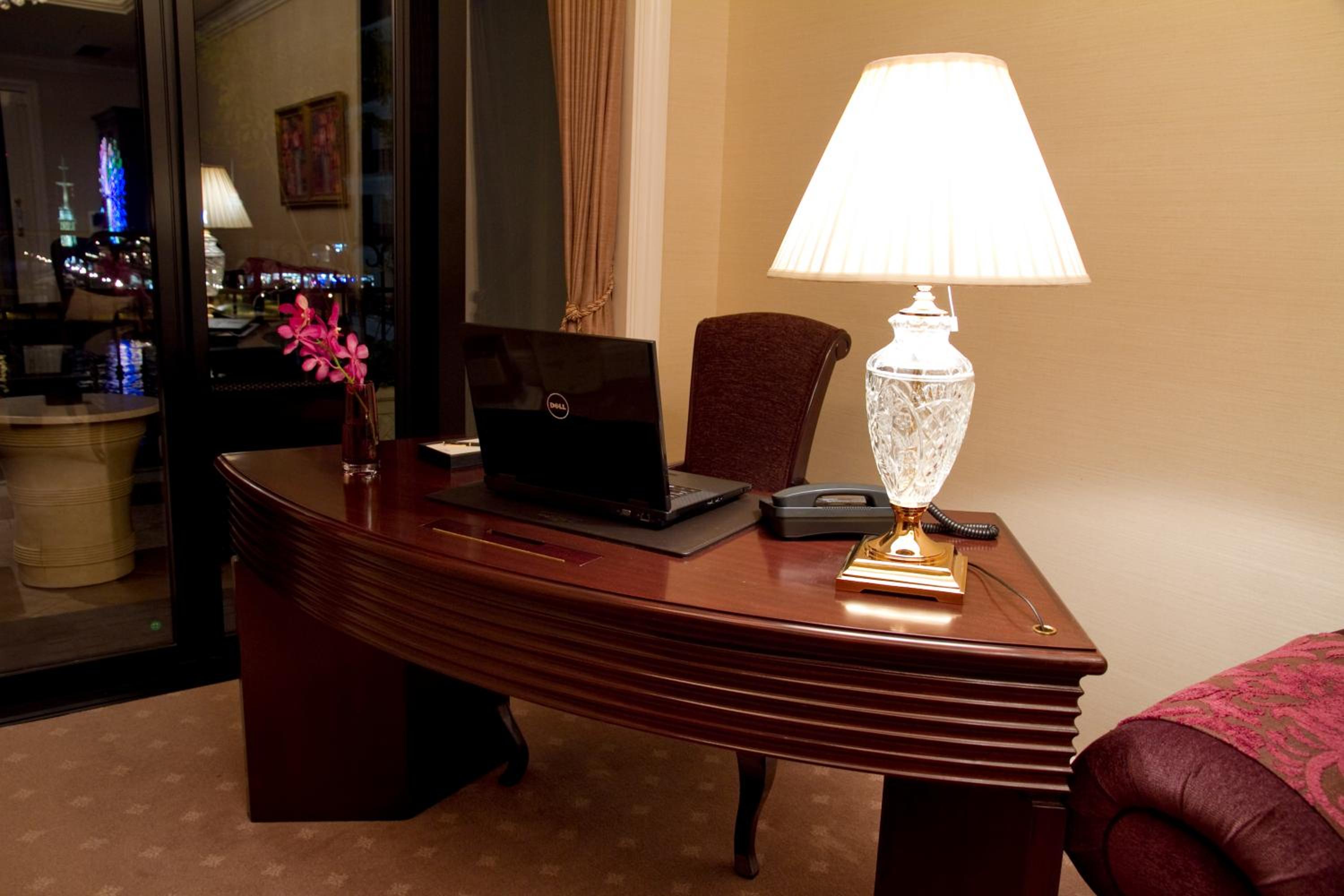 Moderate Twin Room - Executive Floor - Photo 11