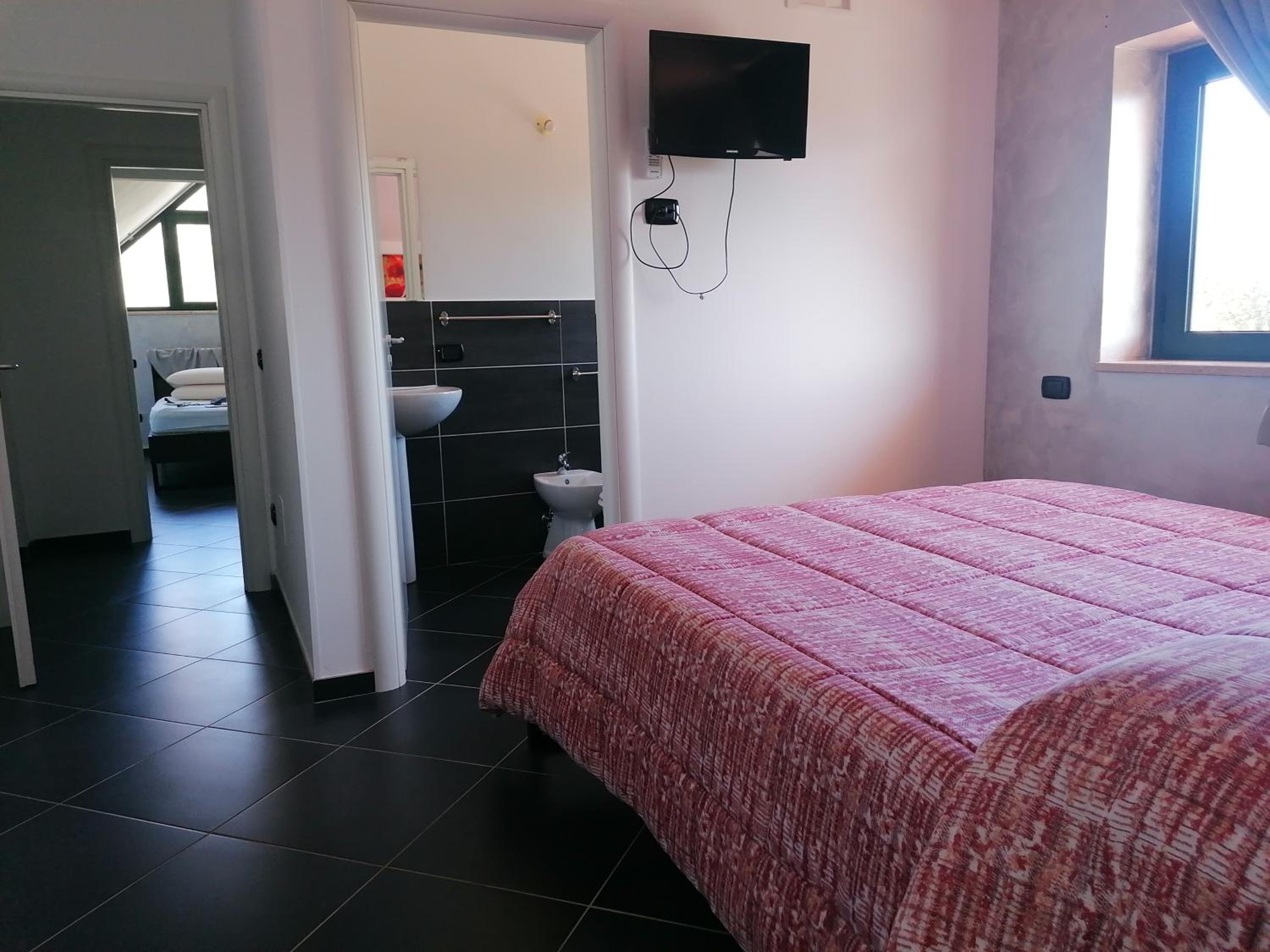 Standard Triple Room - Photo 5