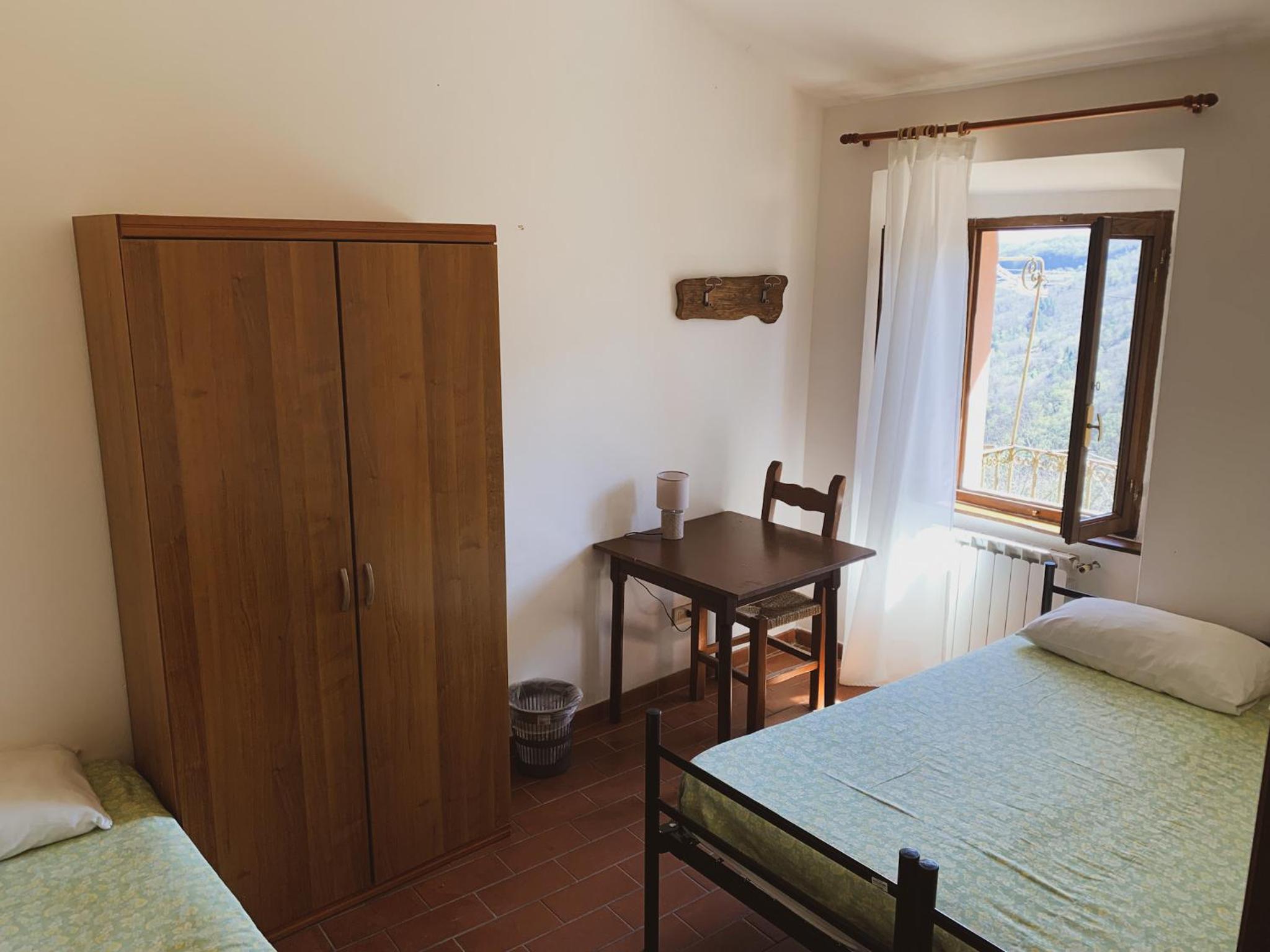 Basic Triple Room with Shared Bathroom photo 1