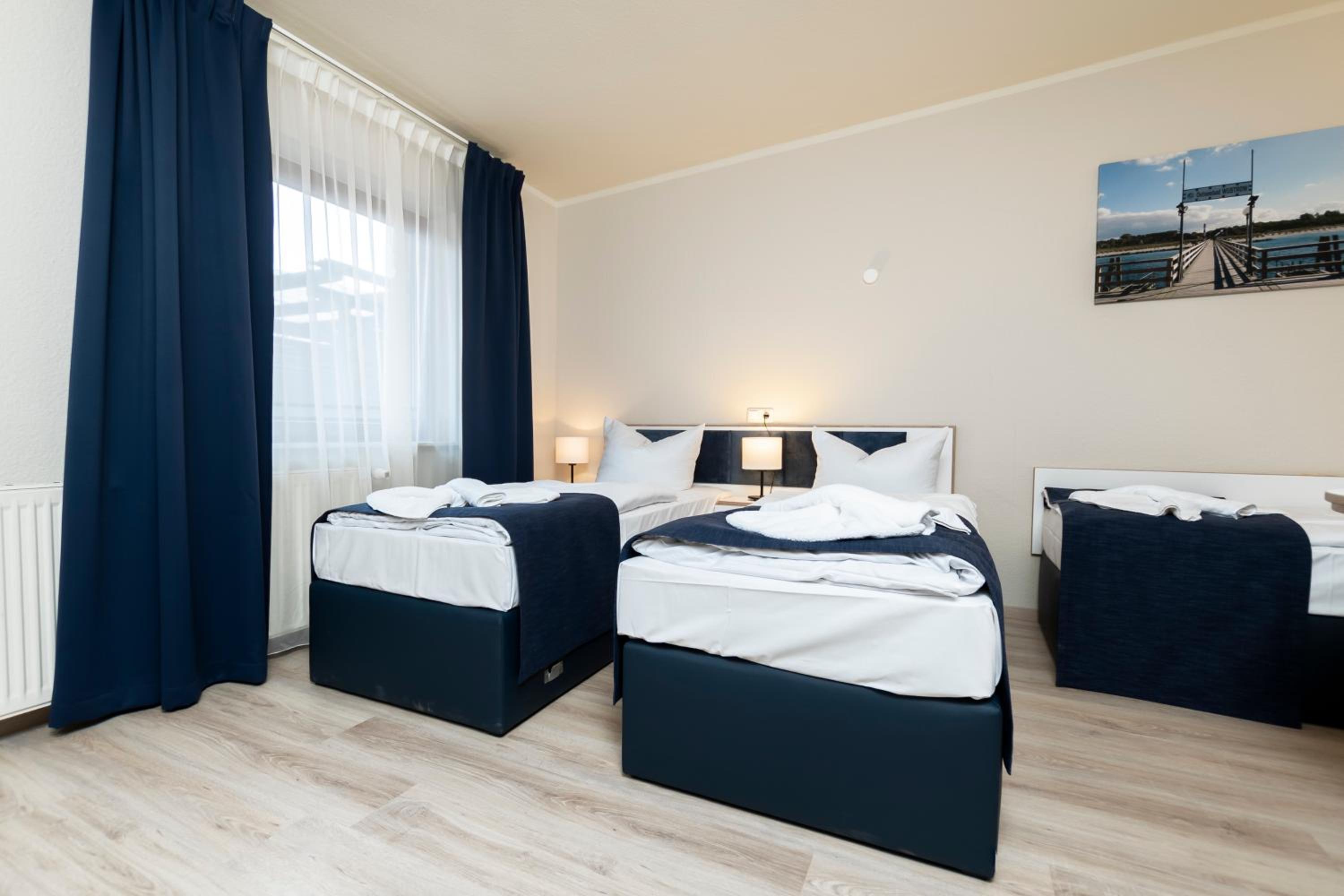Comfort Triple Room thumbnail 5
