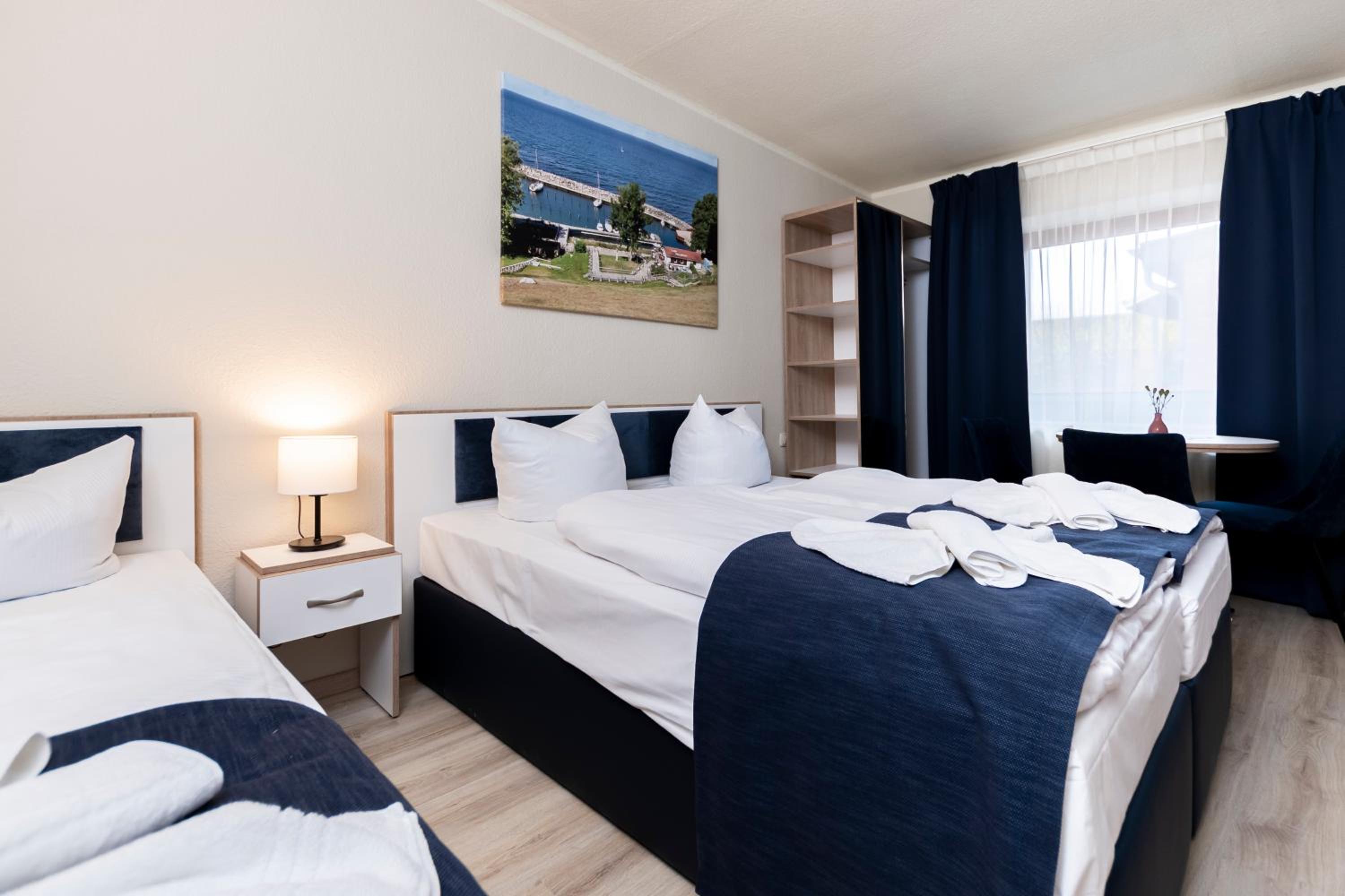Comfort Triple Room thumbnail 5