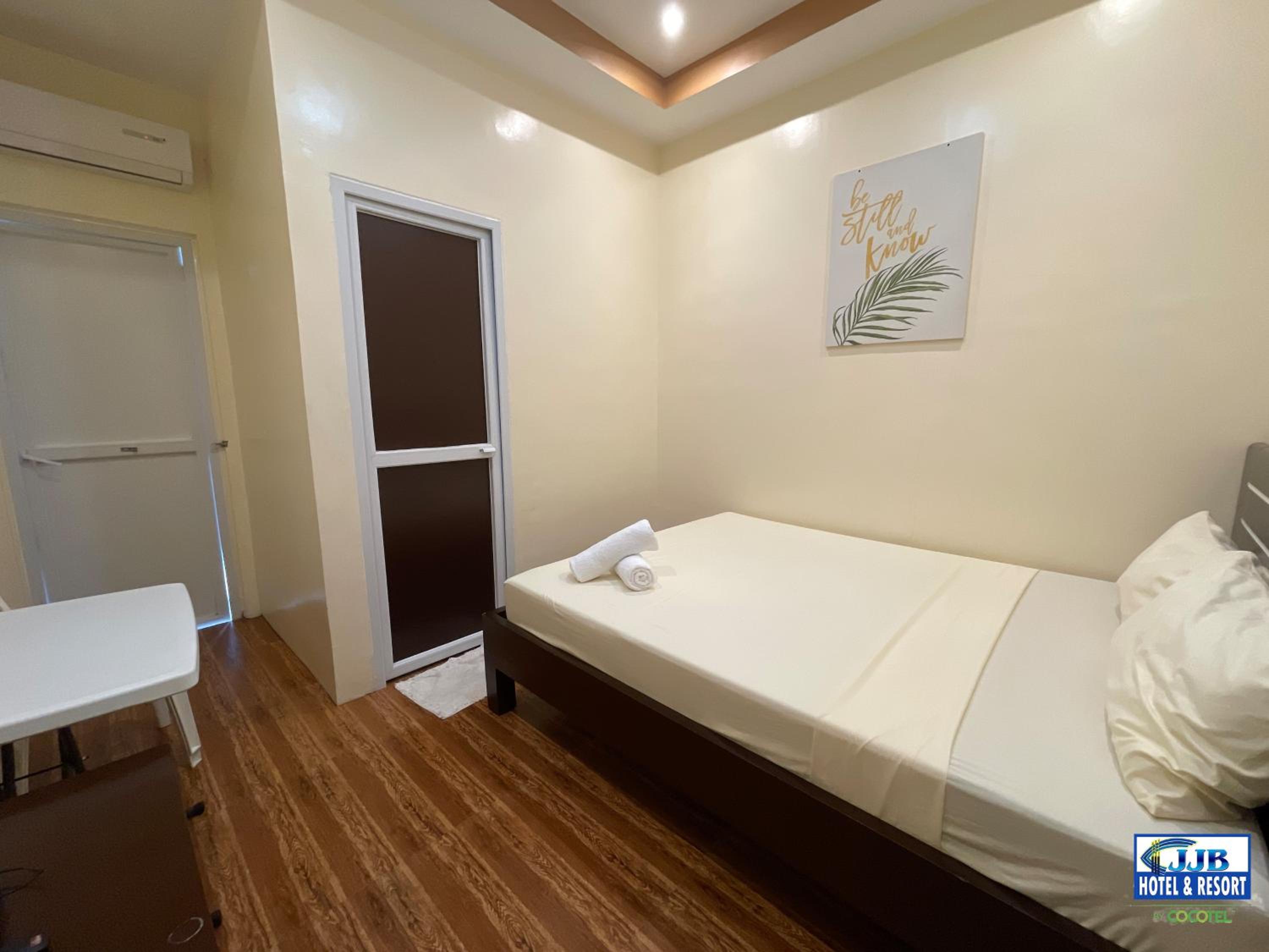 Standard Double Room - Photo 3