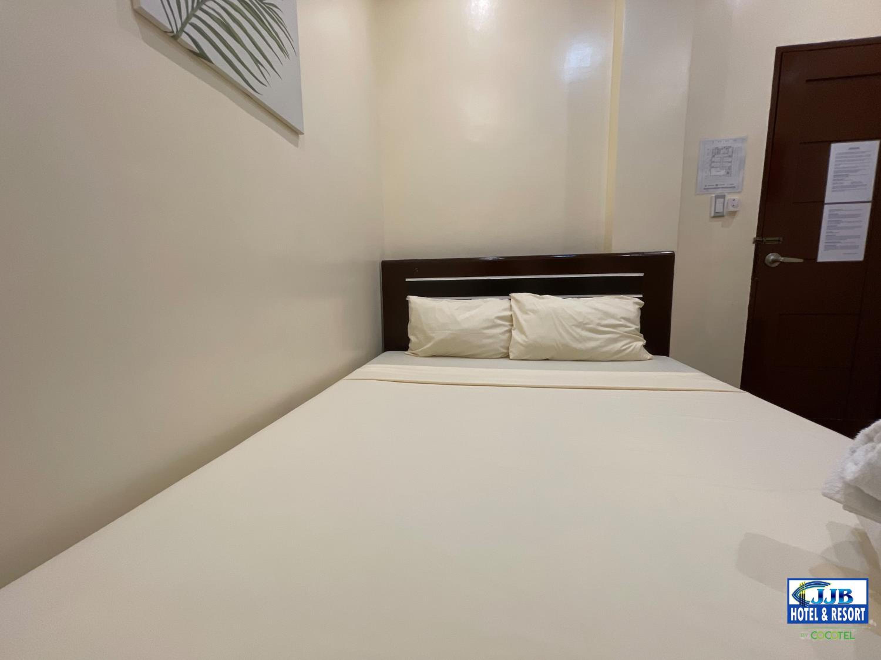 Standard Double Room - Photo 4