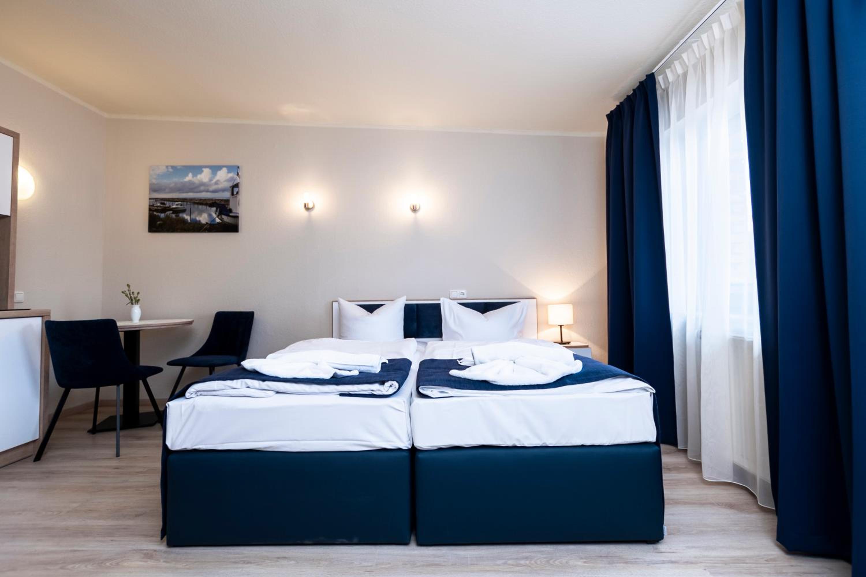 Comfort Double Room thumbnail 5