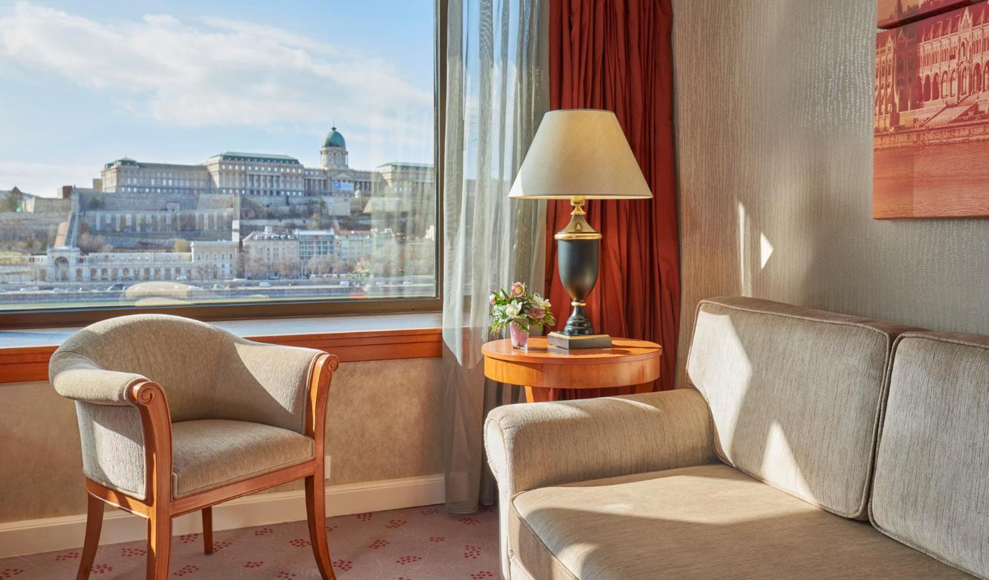 King Bed Grand Castle Suite River View - Photo 2