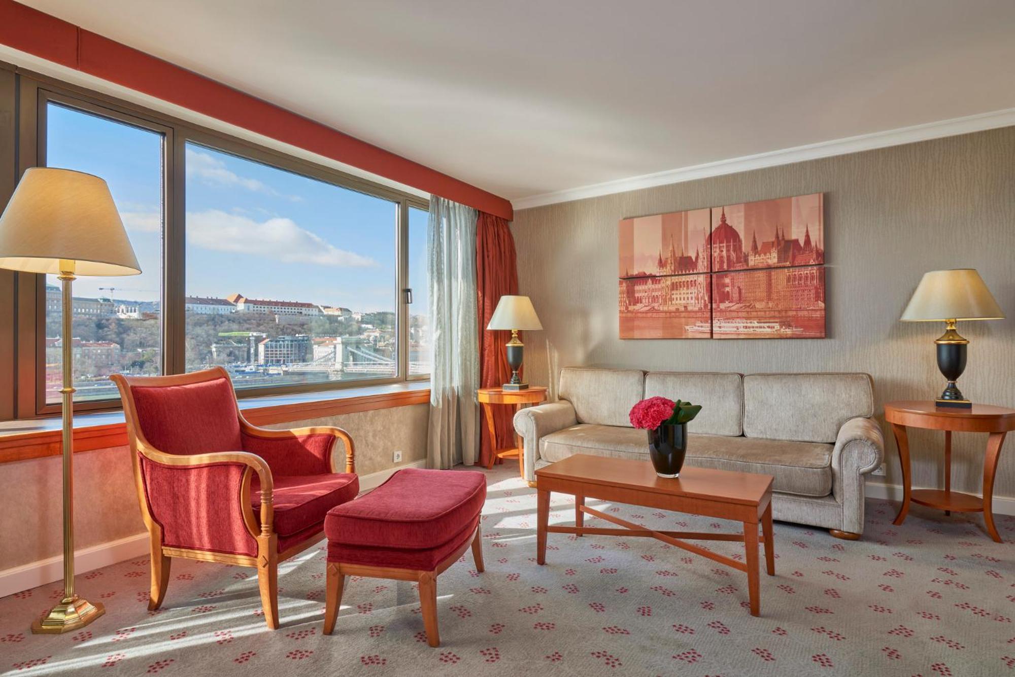 King Bed Grand Castle Suite River View - Photo 1