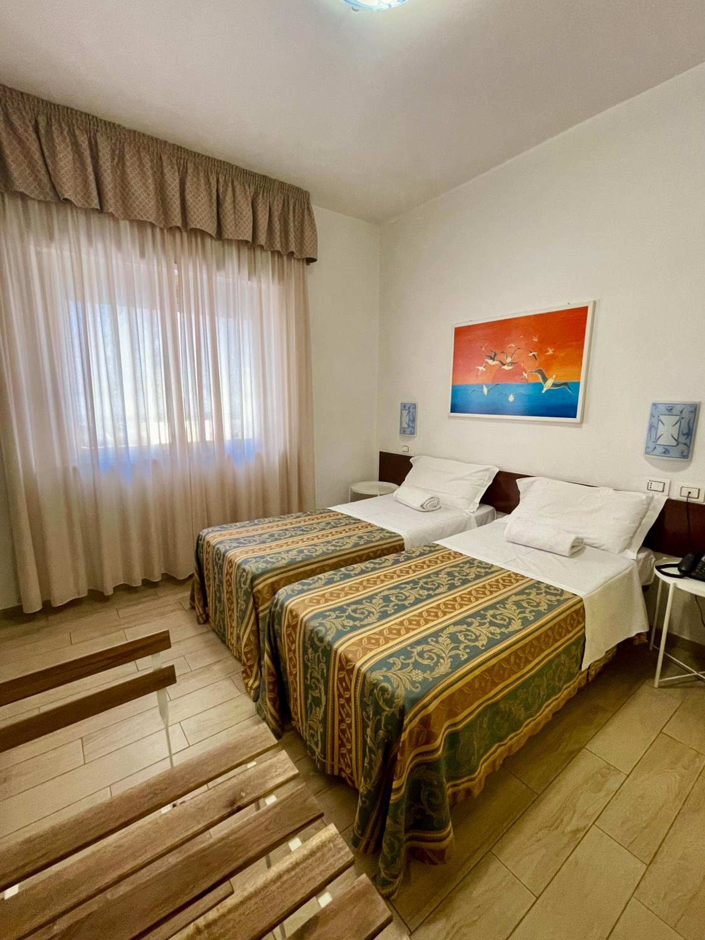 Single Room photo 2