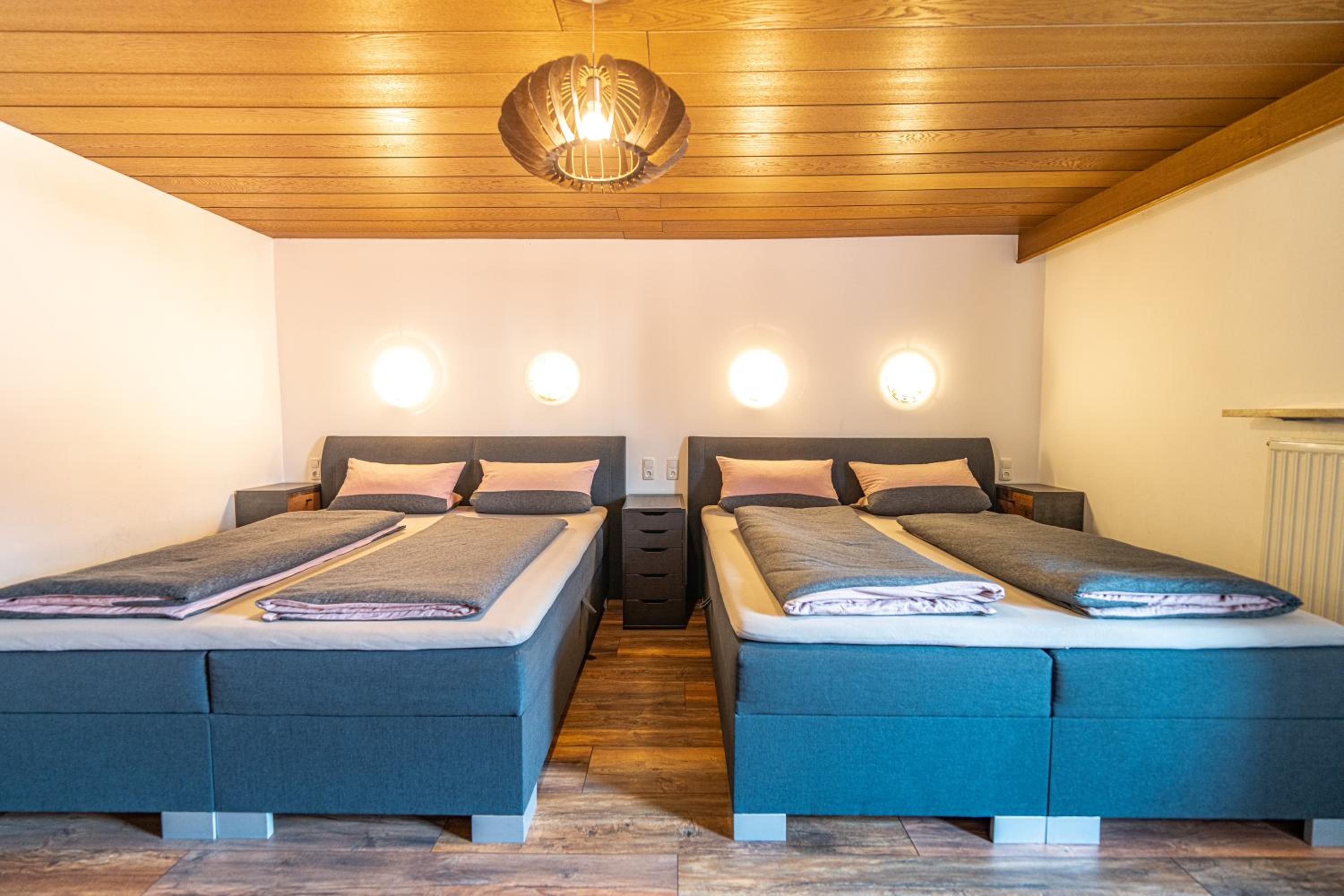Quadruple Room with comfort box-spring bed photo 2