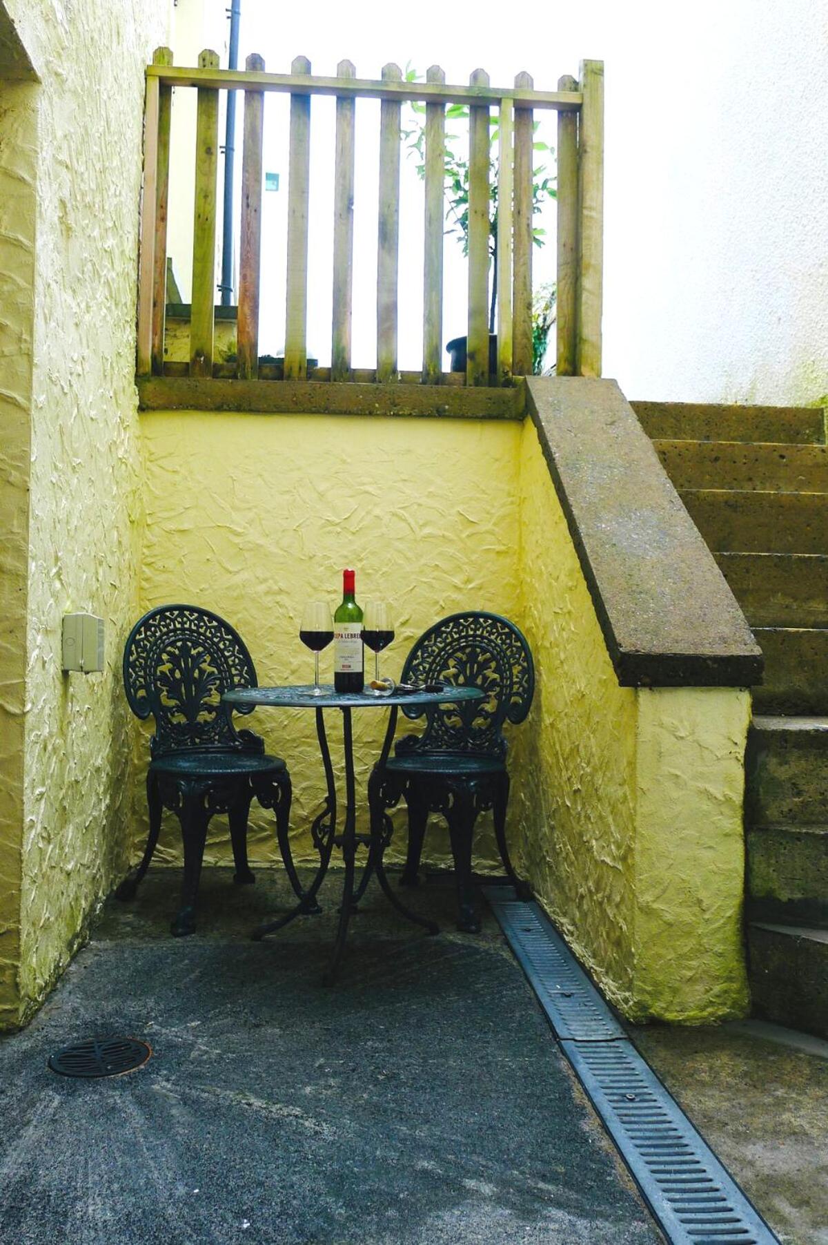 One-Bedroom Apartment - Photo 19