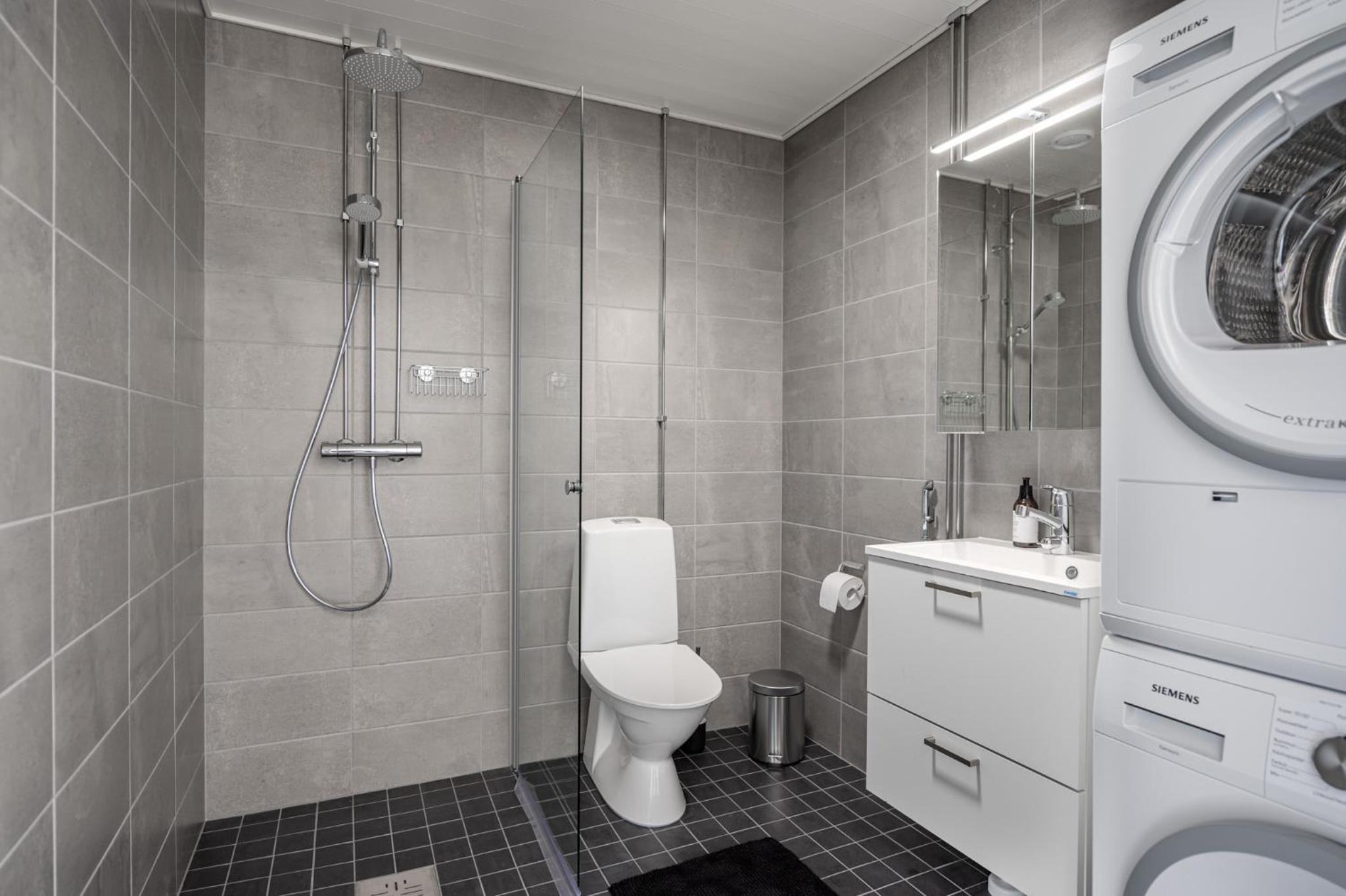 One-Bedroom Apartment - Photo 7