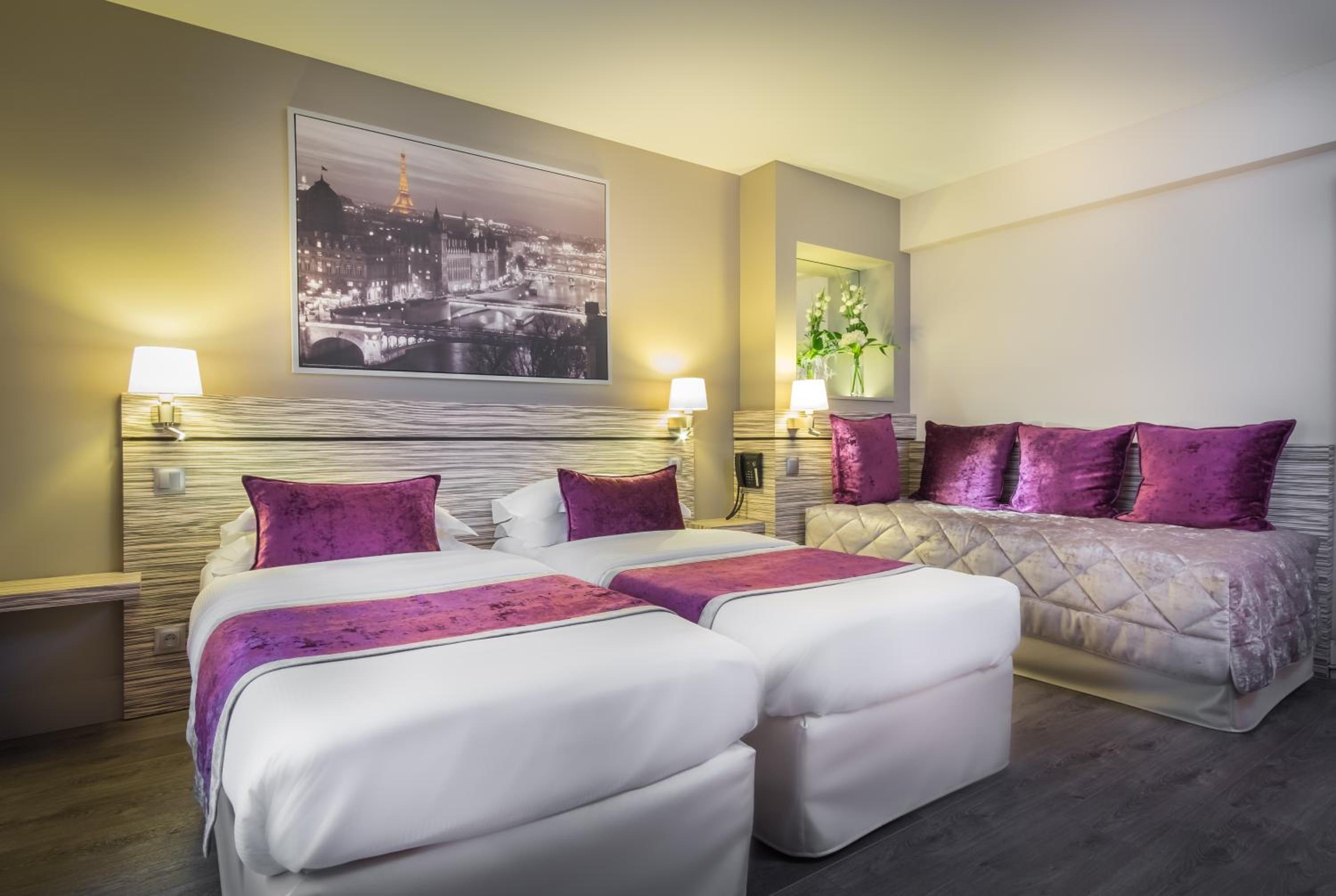 Deluxe Triple Room photo 3