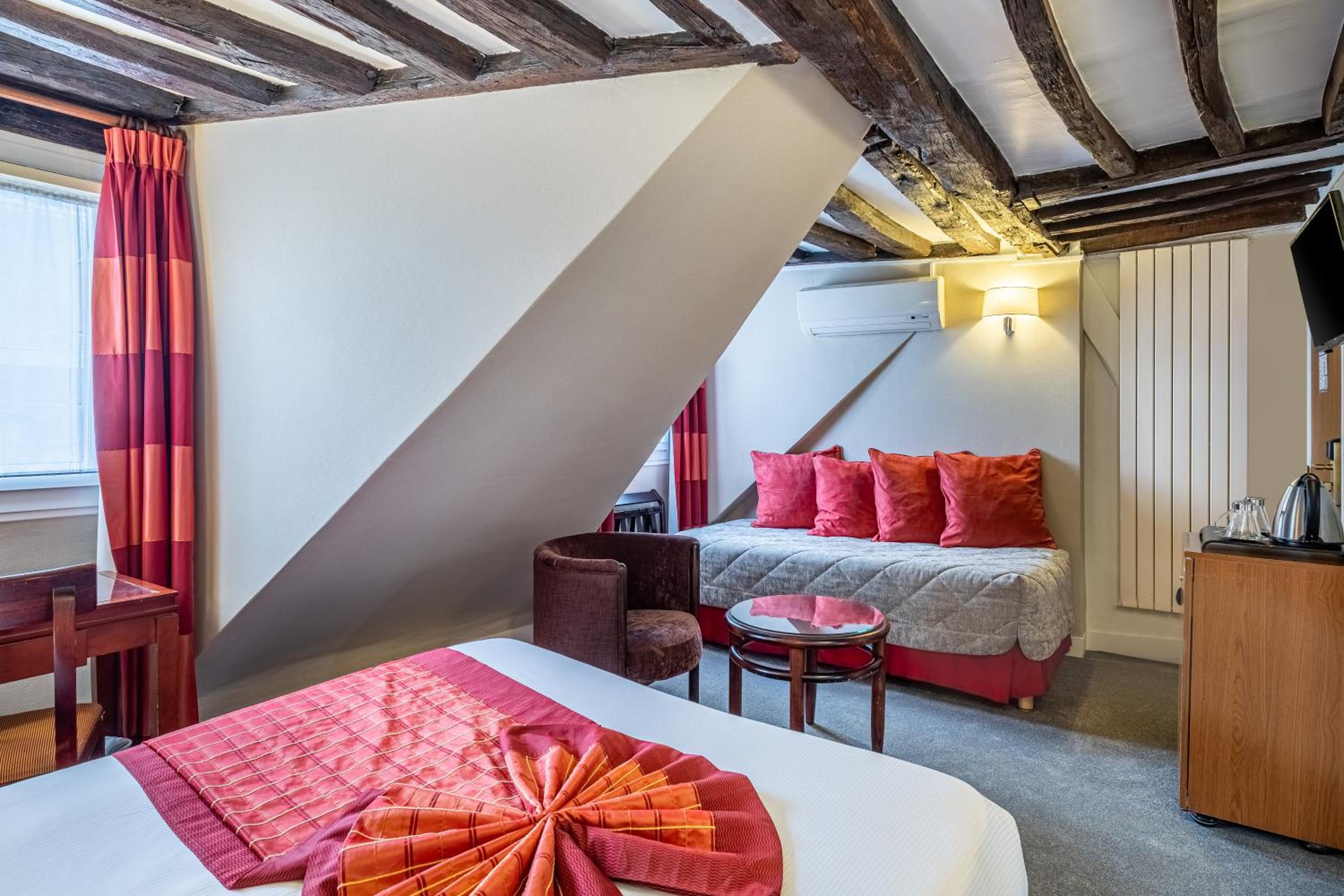 Deluxe Triple Room photo 1