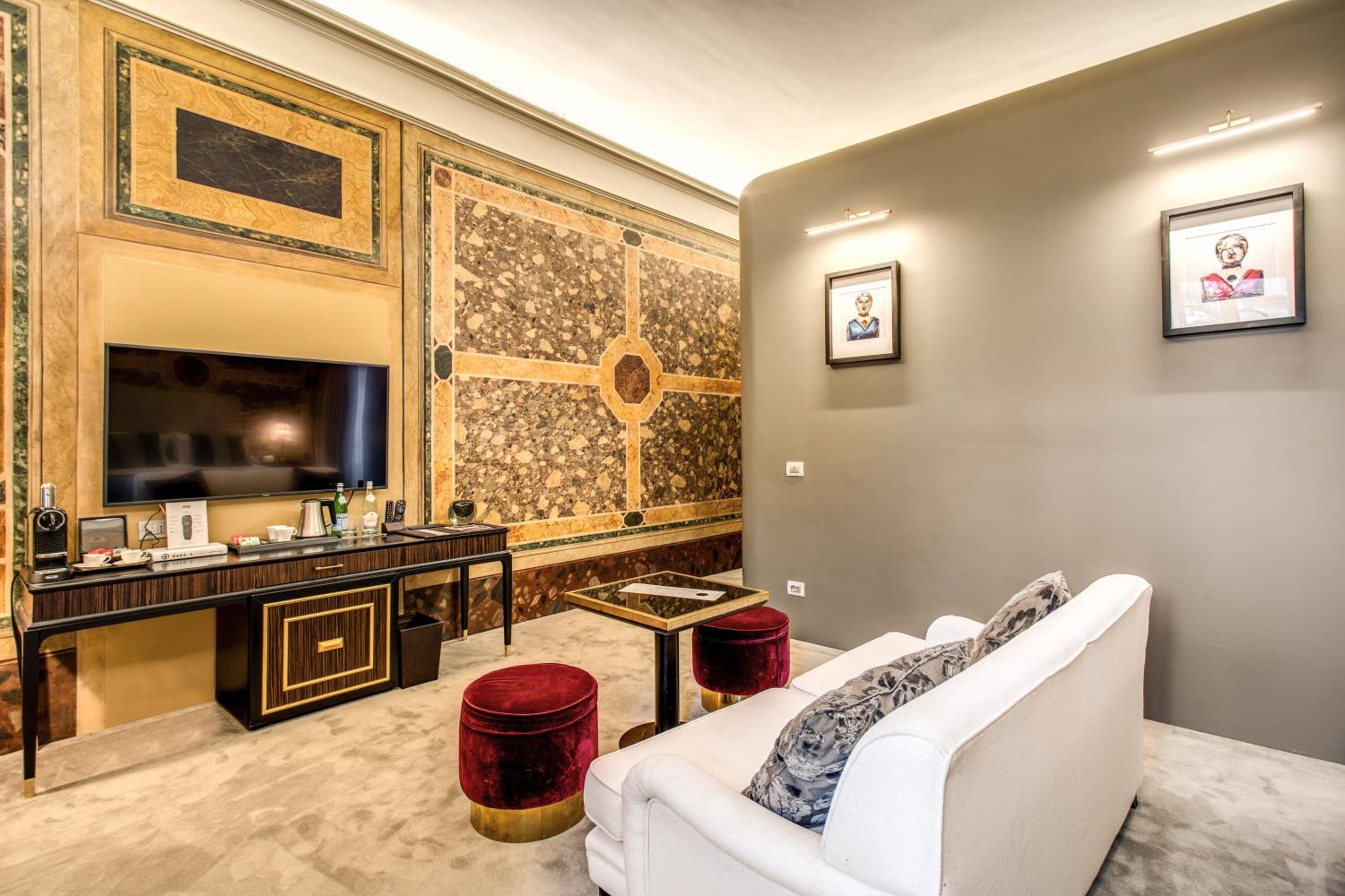 Deluxe Suite photo 2