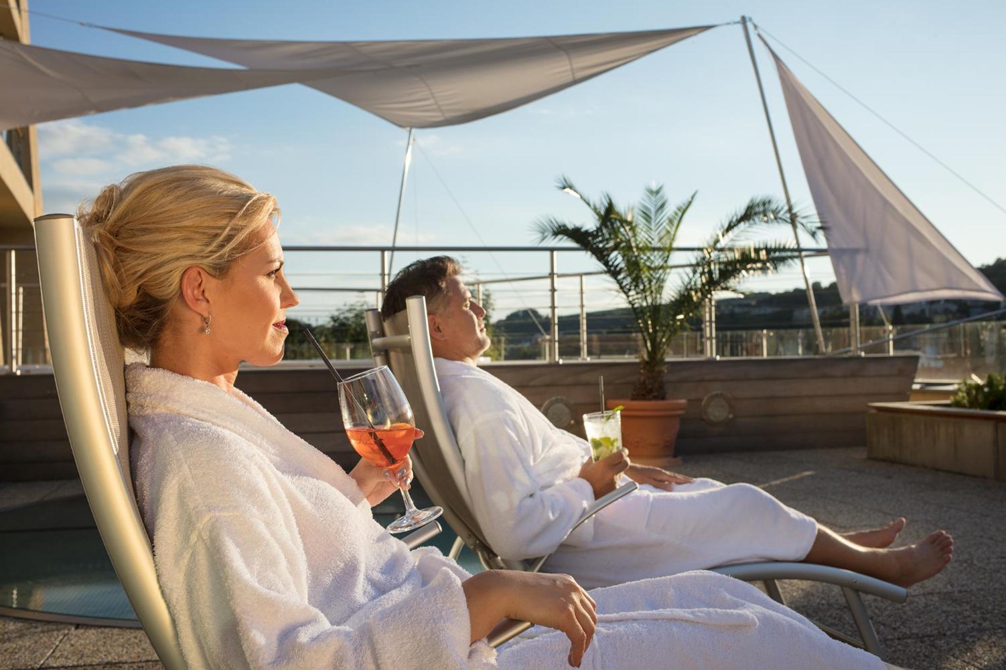 Special Offer - Deluxe Double Room with Four Wellness Days photo 2