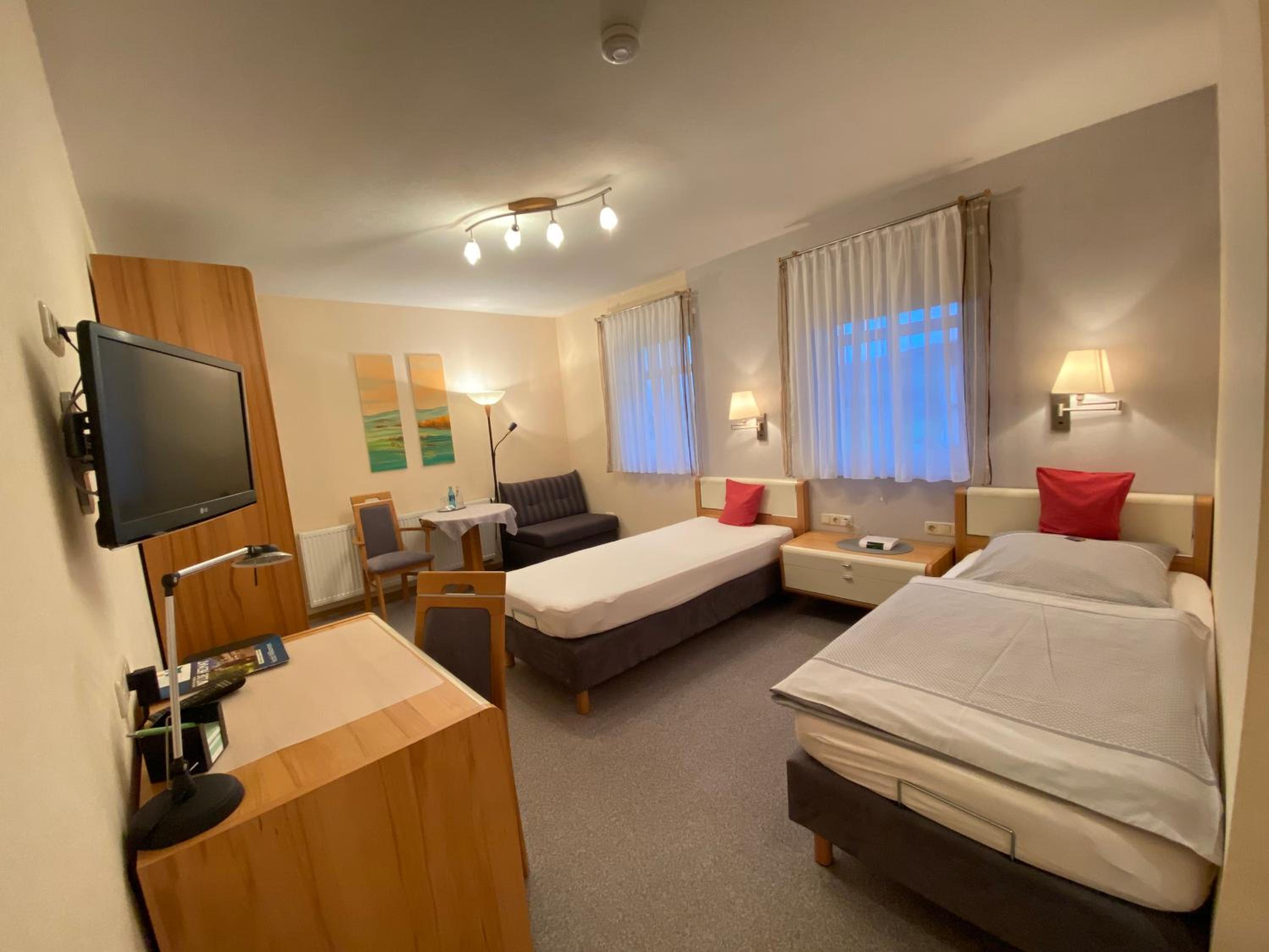 Double or Twin Room - Photo 7