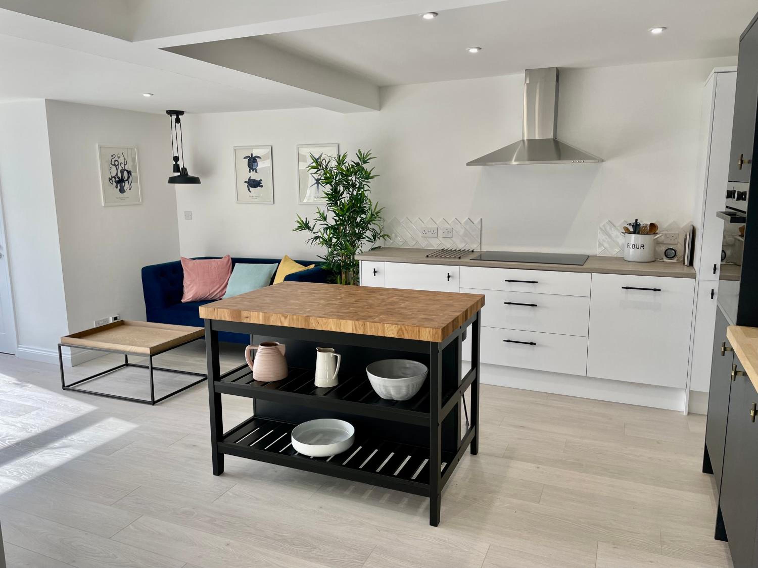 Four-Bedroom House photo 2