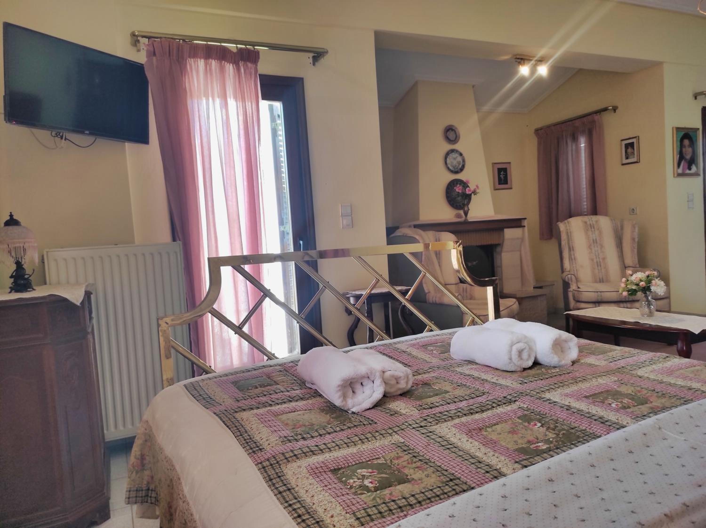 Three-Bedroom Apartment - Photo 20