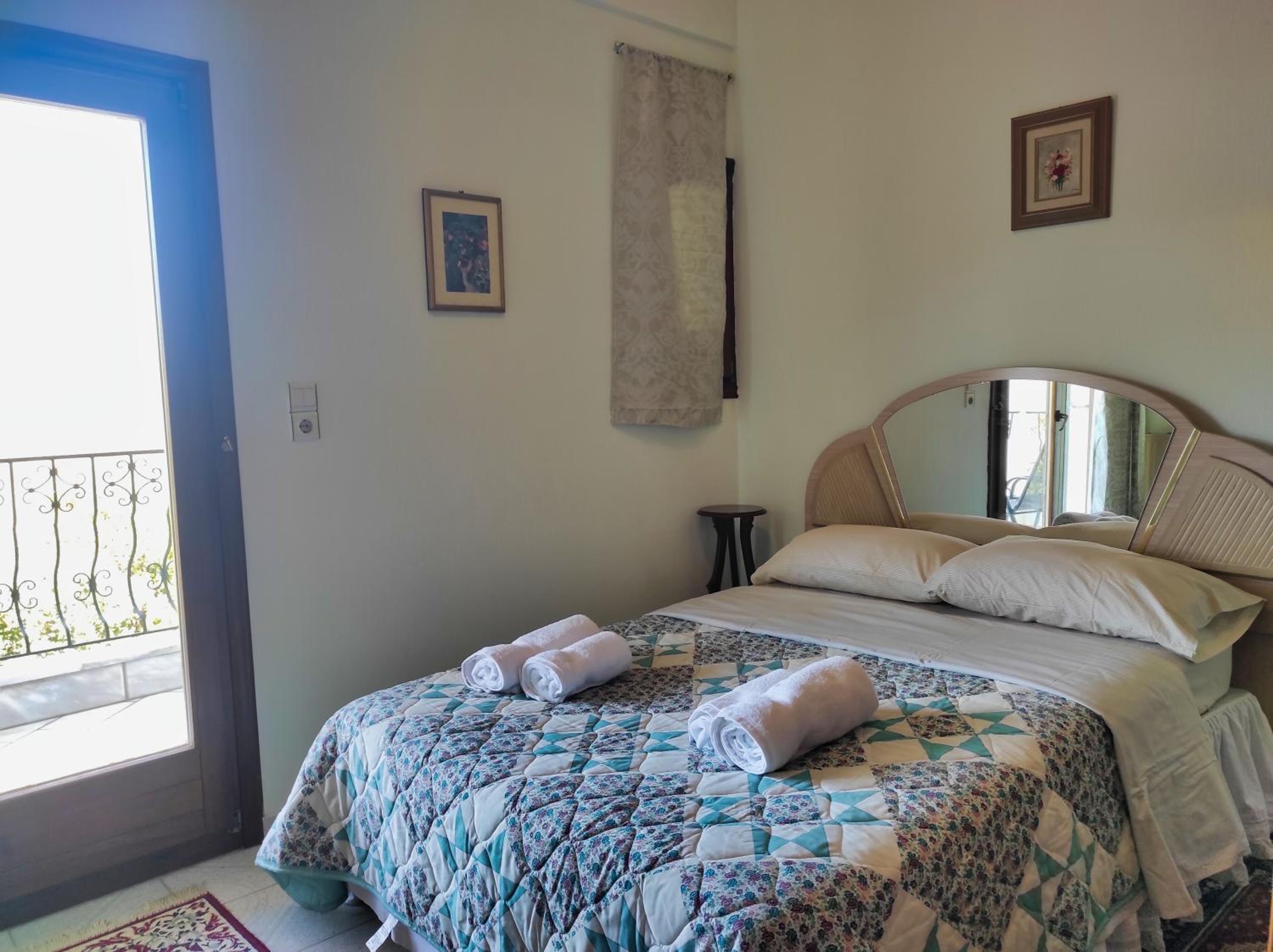 Three-Bedroom Apartment - Photo 21