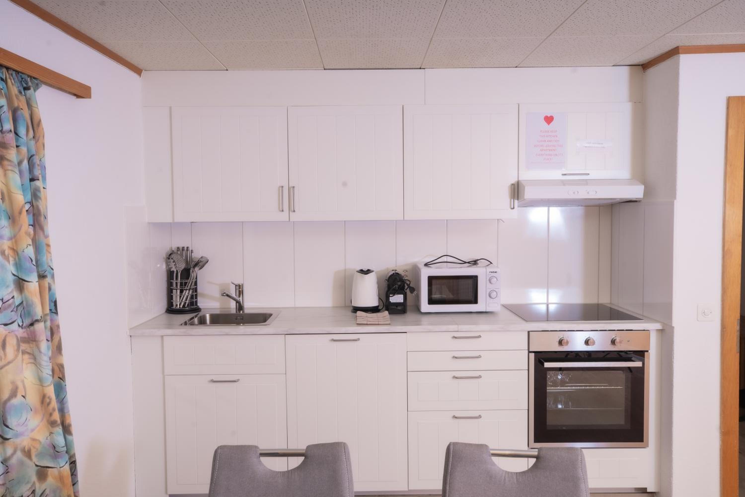 Apartment with Mountain View - Photo 11
