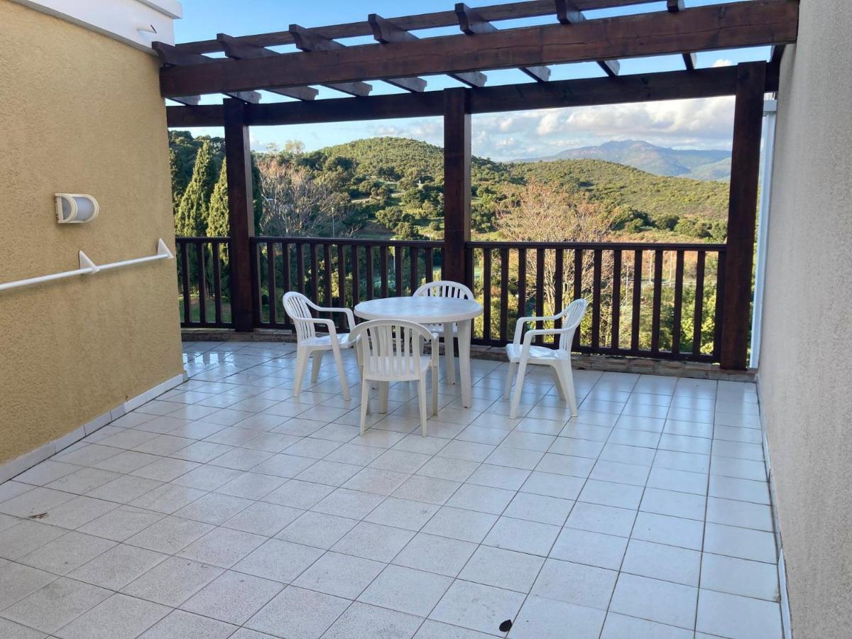 Apartment with Mountain View photo 3