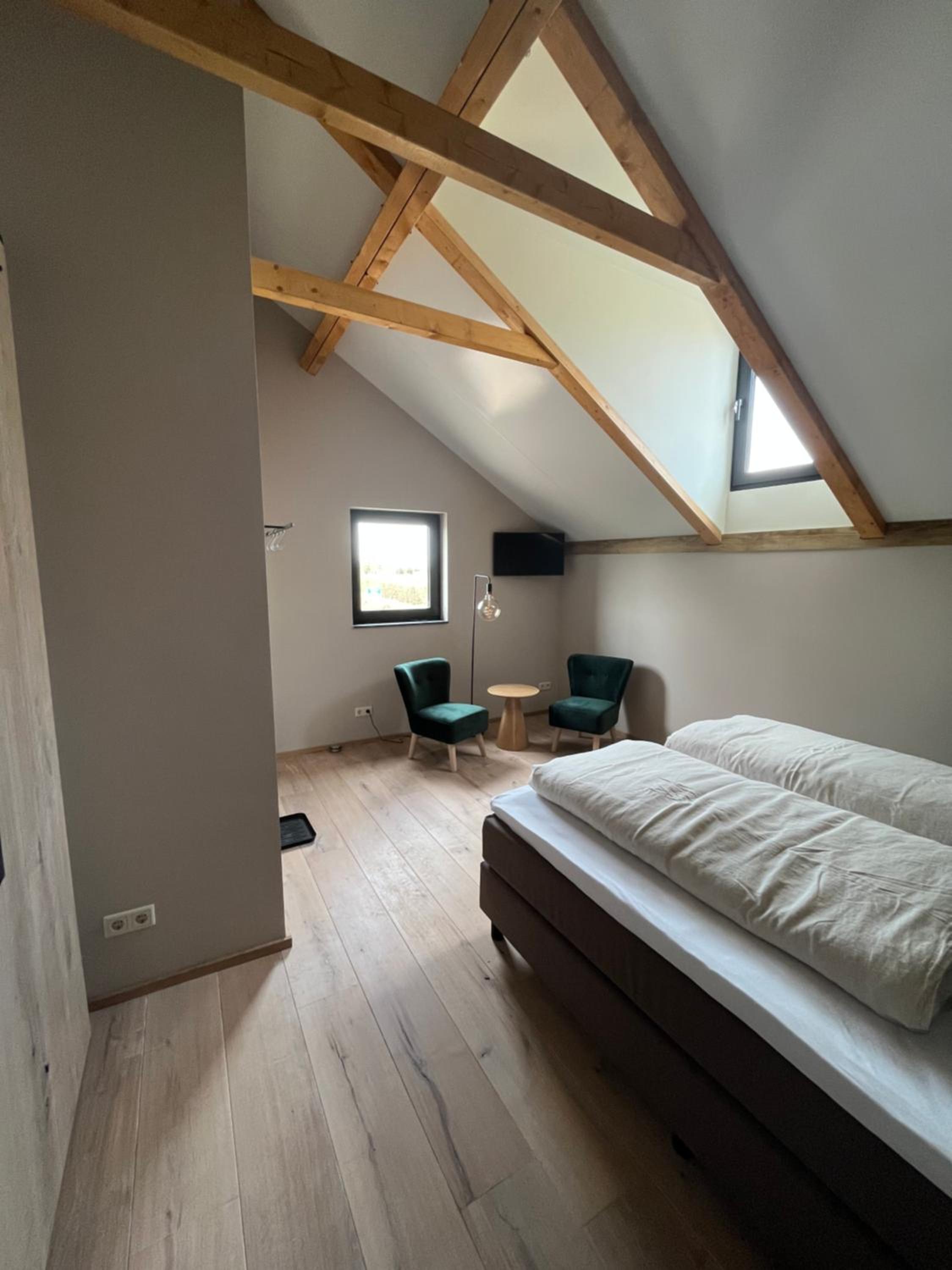 Deluxe Double Room - Photo 12