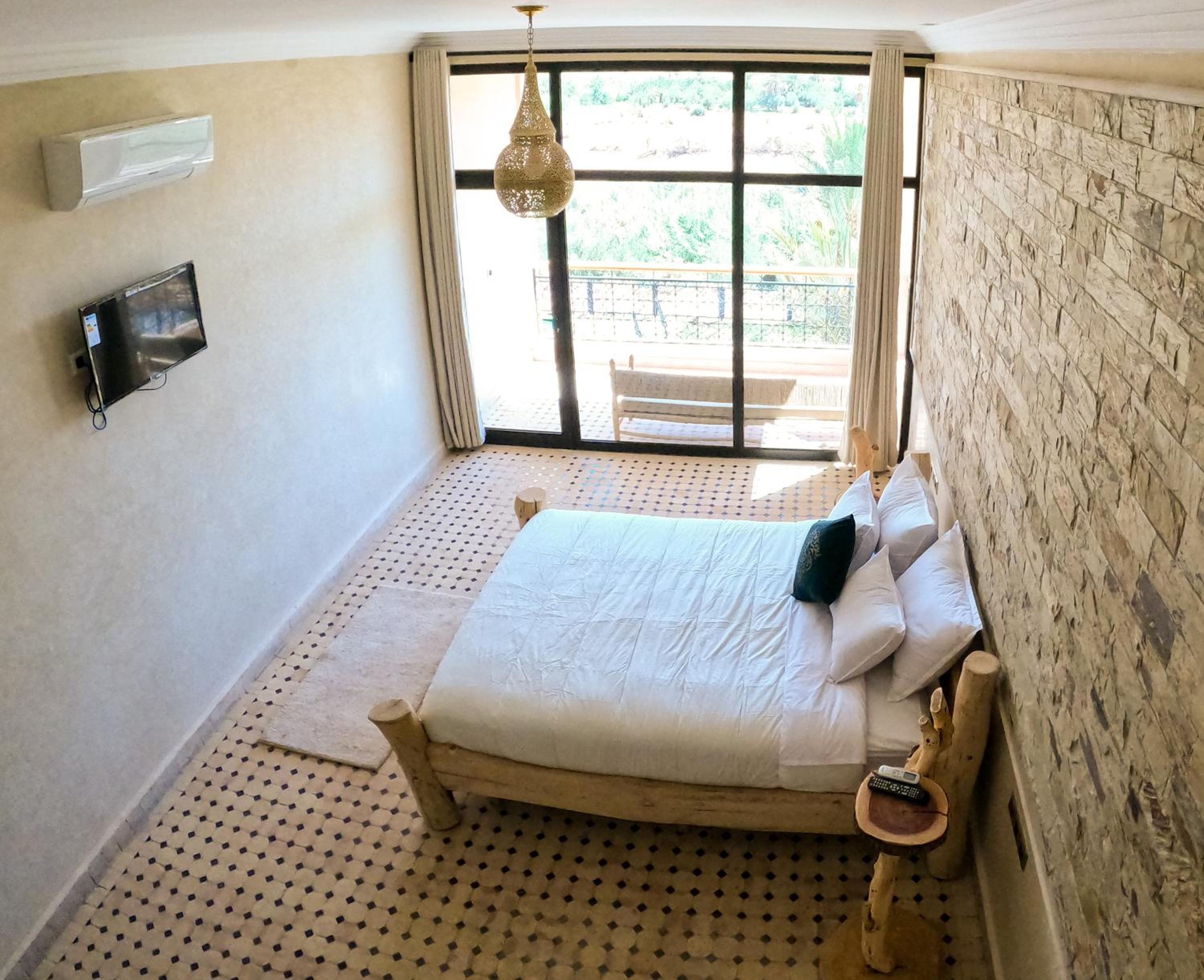 Twin Room with Pool View photo 2