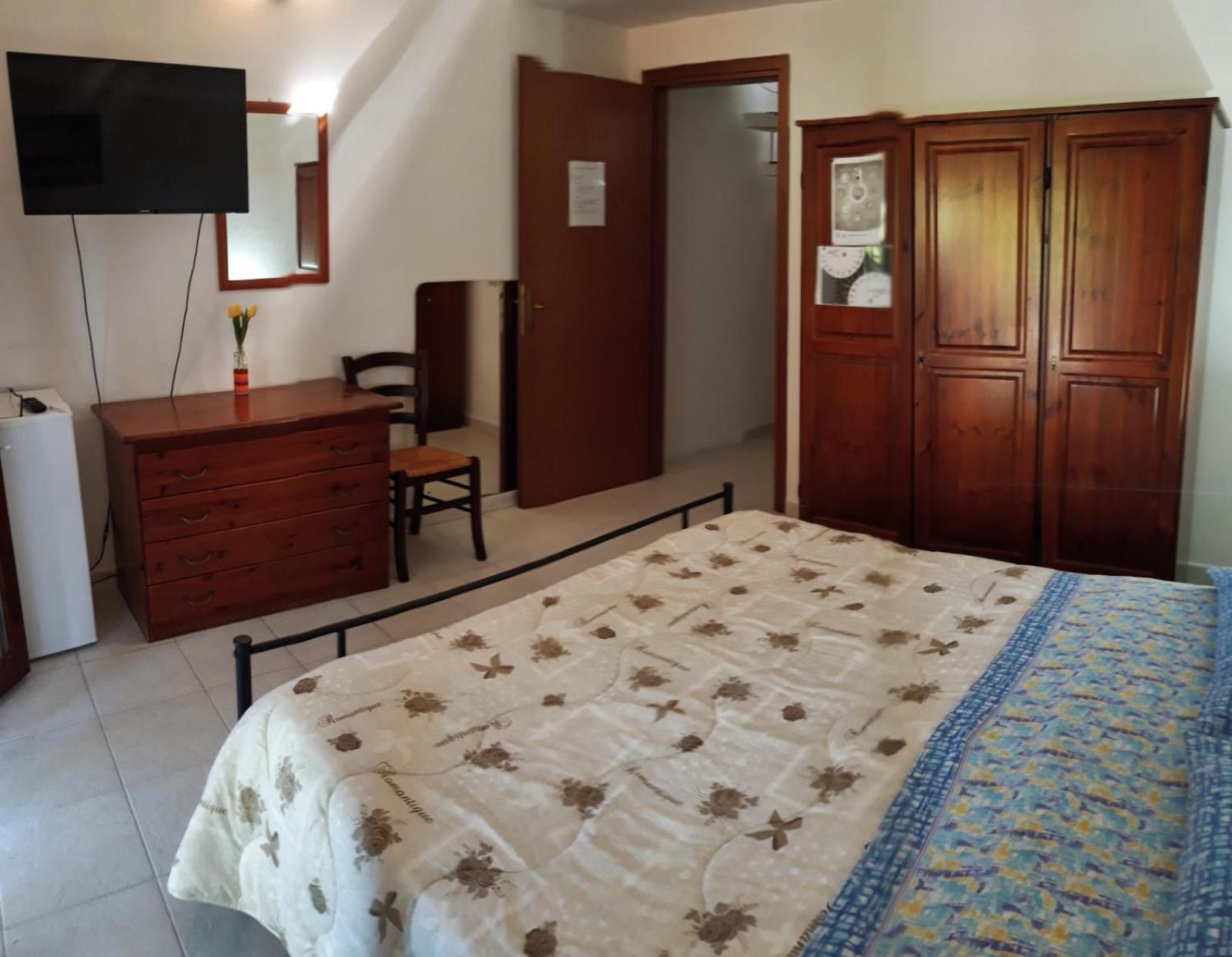 Standard Double Room photo 3