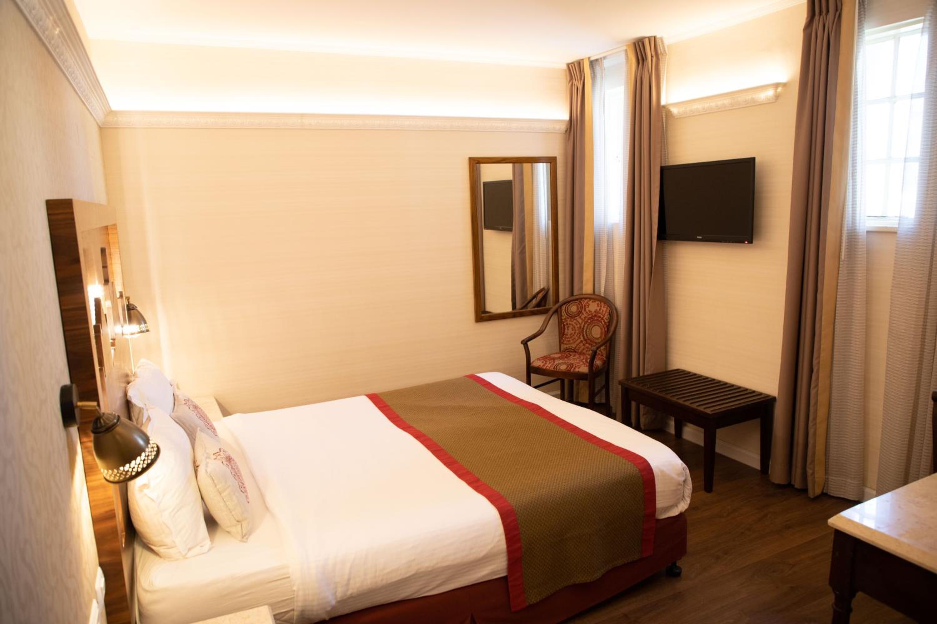 Deluxe Double Room photo 3