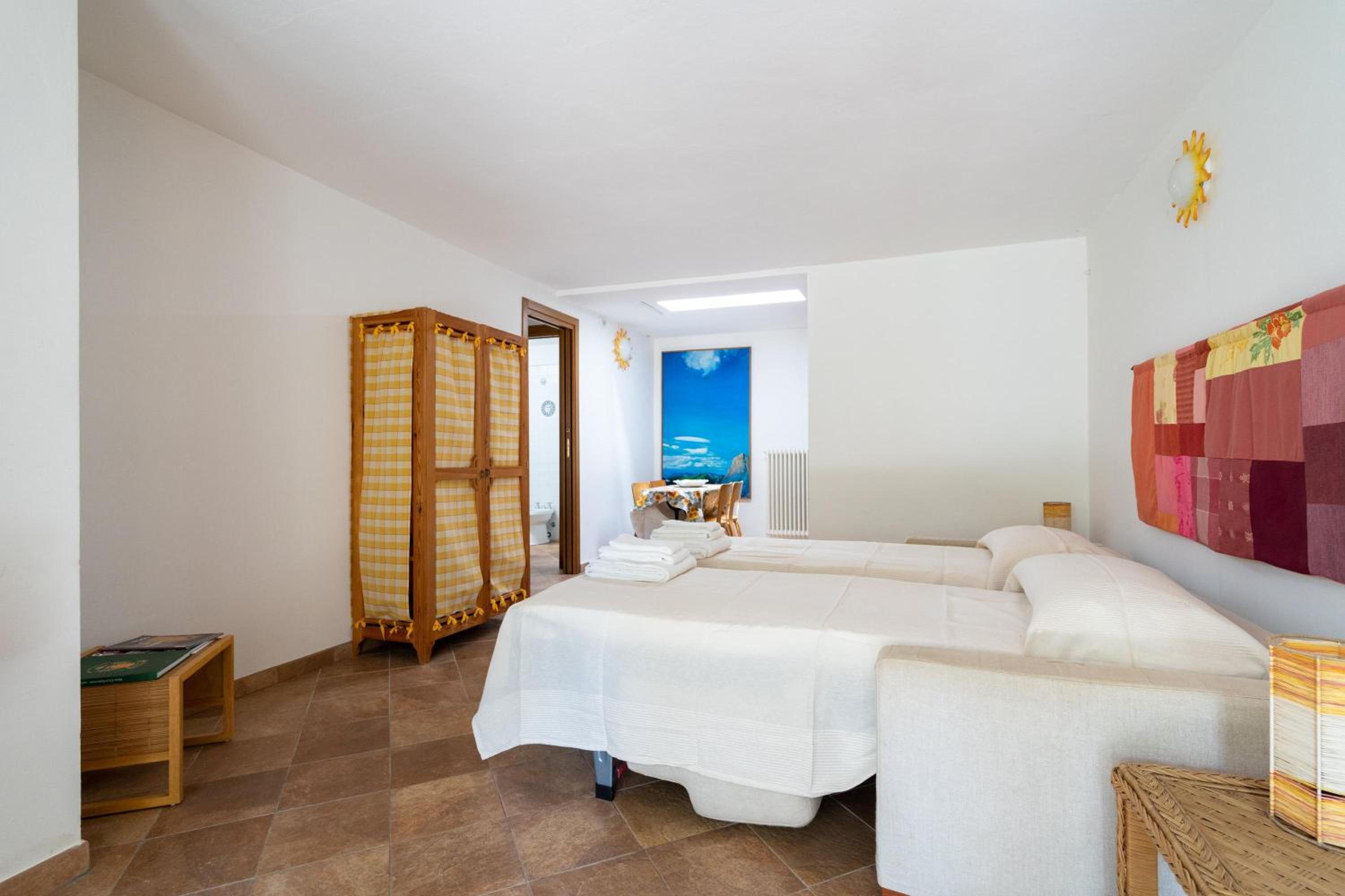 Superior One-Bedroom Apartment