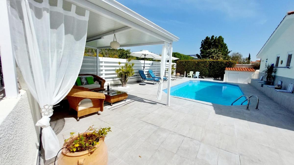 Three-Bedroom Villa photo 1