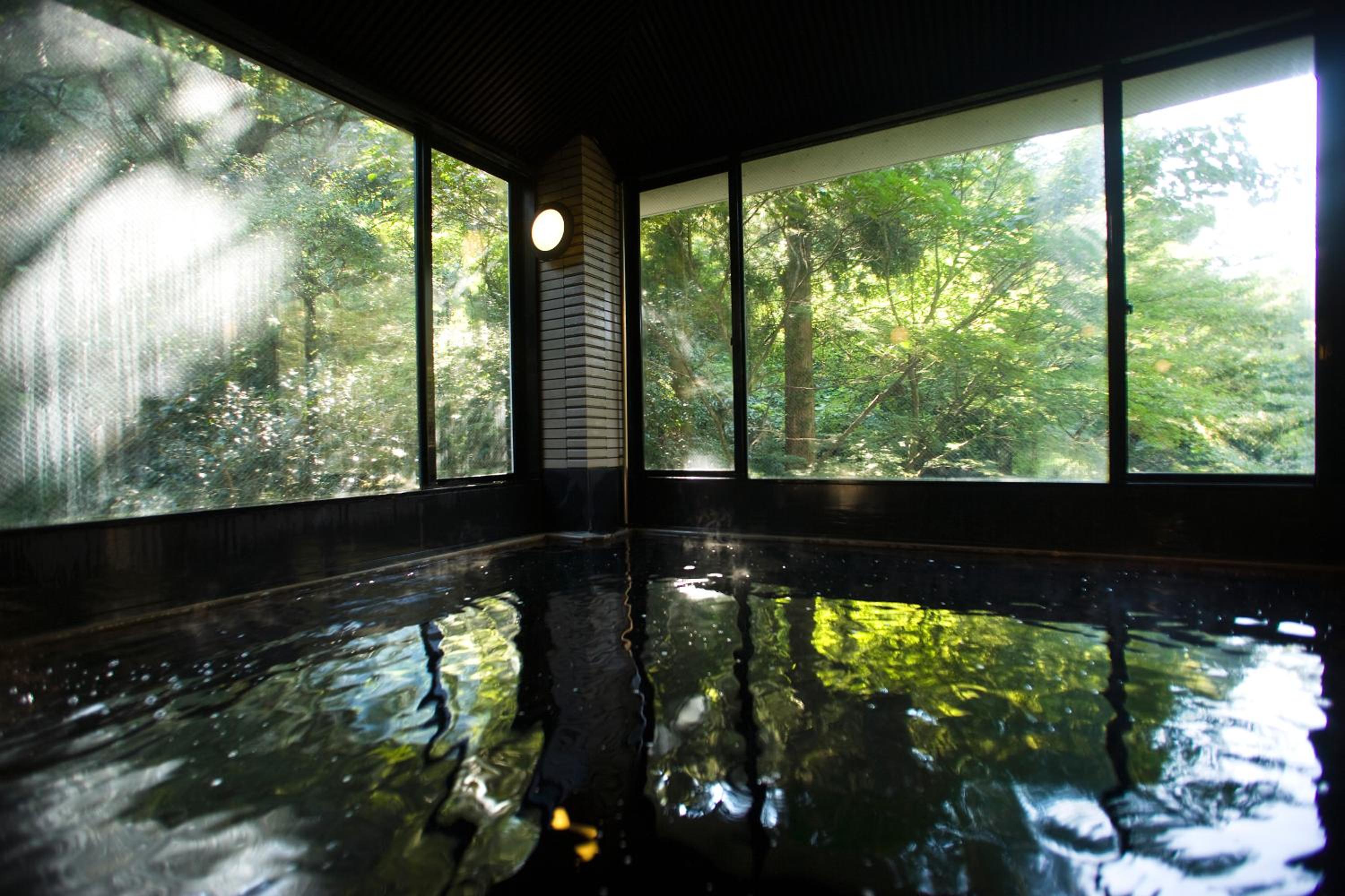 Japanese-Style Deluxe Quadruple Room with Private Toilet photo 2